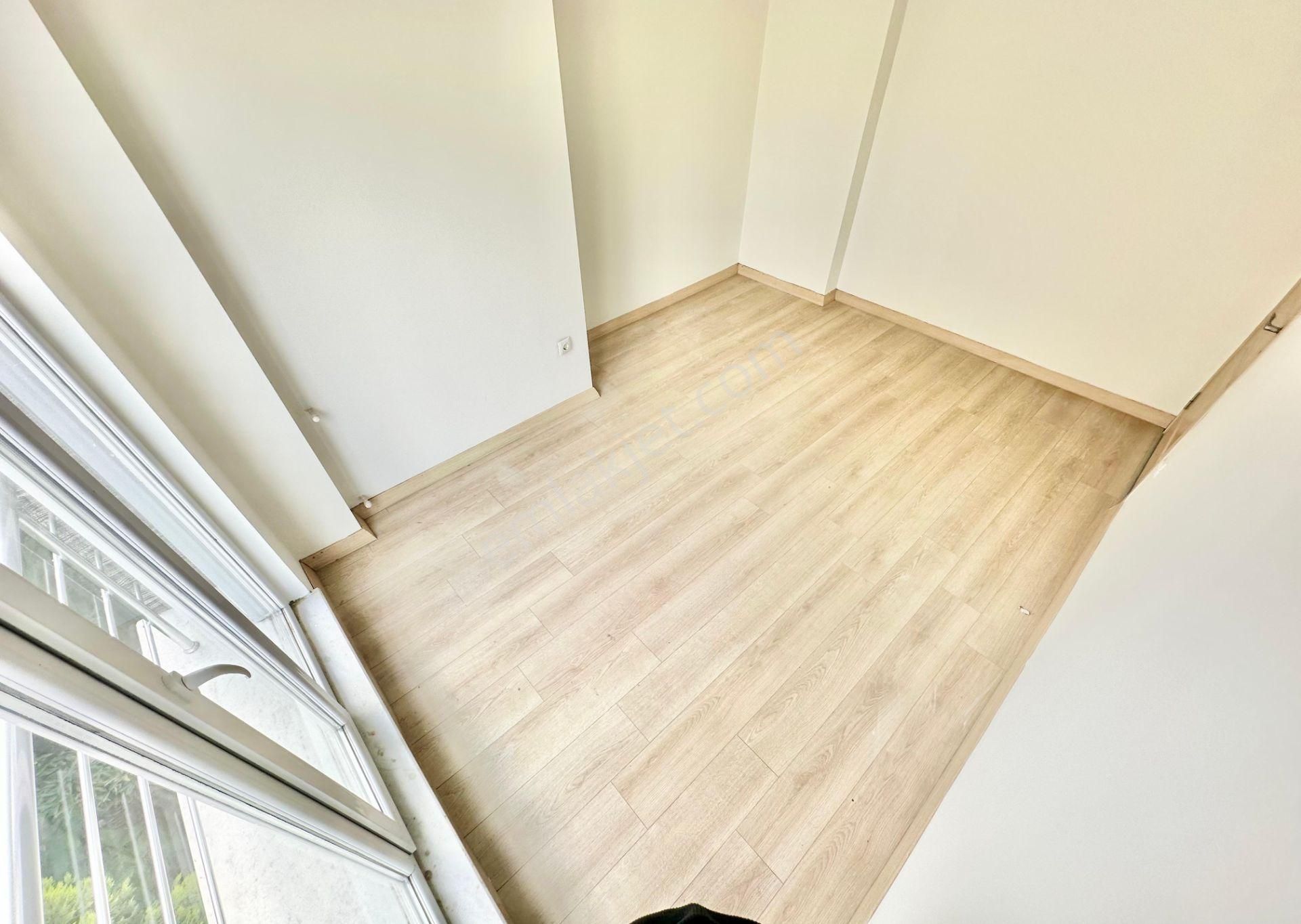 ꧁ay Emlak'tan꧂akçay'da Arakat Ayrı Mutfaklı Geniş Kapalı Balkonlu Arakat Satılık 2+1 Geniş Daire - Görsel 33