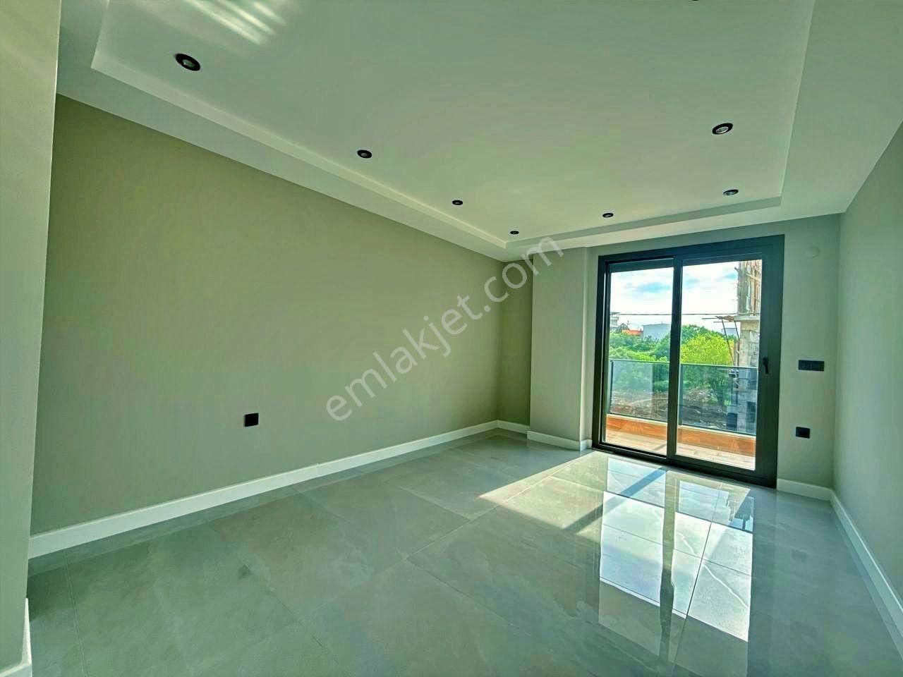 Uytundan Akçay'da Özel Otoparklı Sıfır 3+1 Lüks Villa - Görsel 29