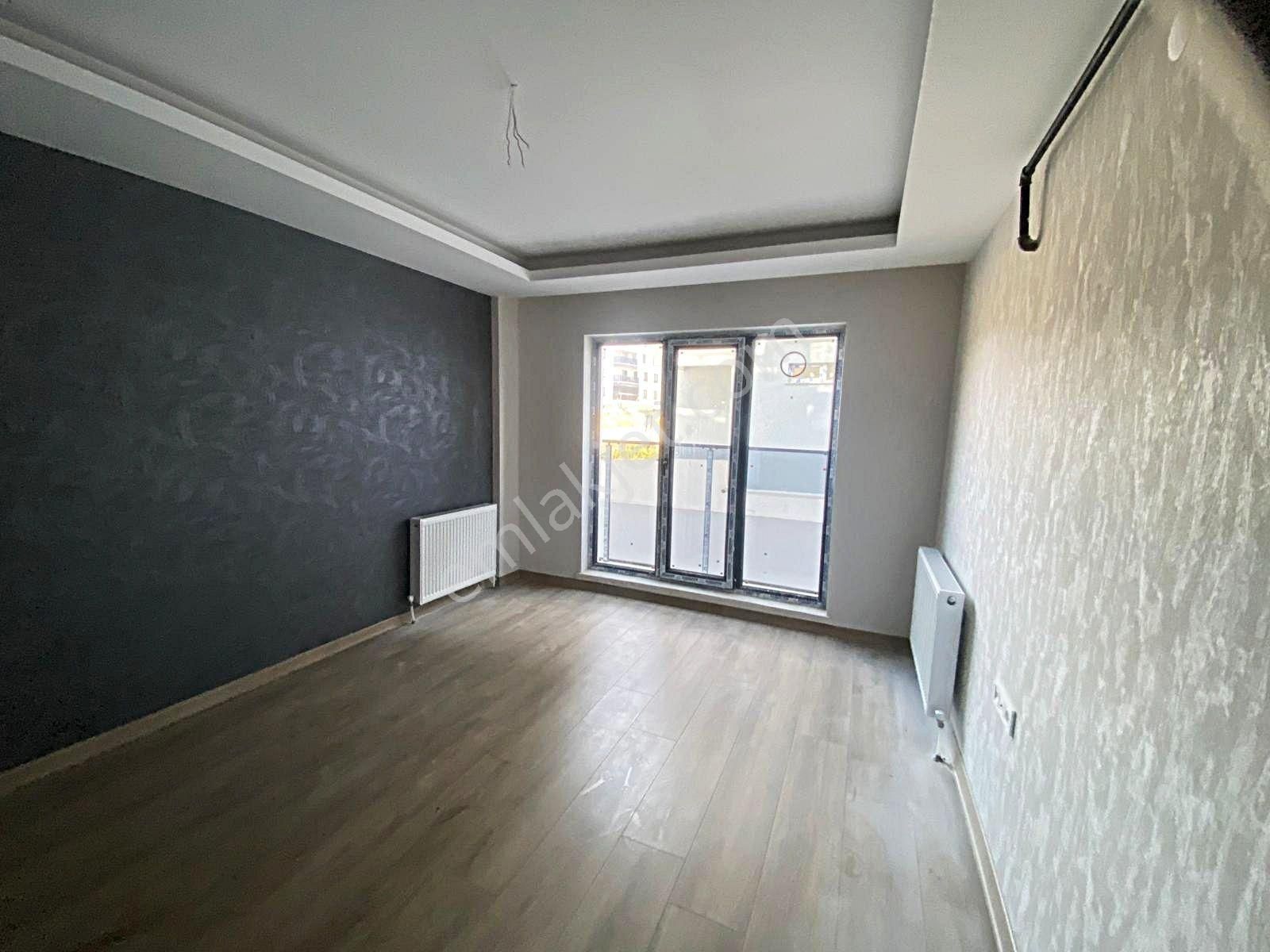 İncek Emlak'tan Cam Balkonlu Masrafsız Geniş M2 1+1 Daire - Görsel 2