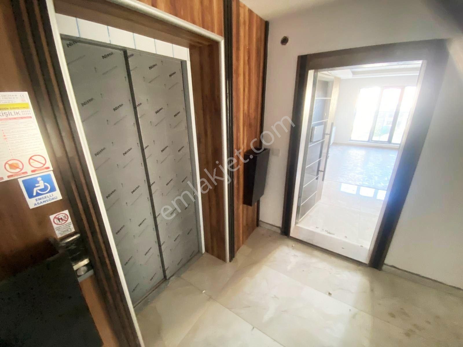 İncek Emlak'tan Cam Balkonlu Masrafsız Geniş M2 1+1 Daire - Görsel 4
