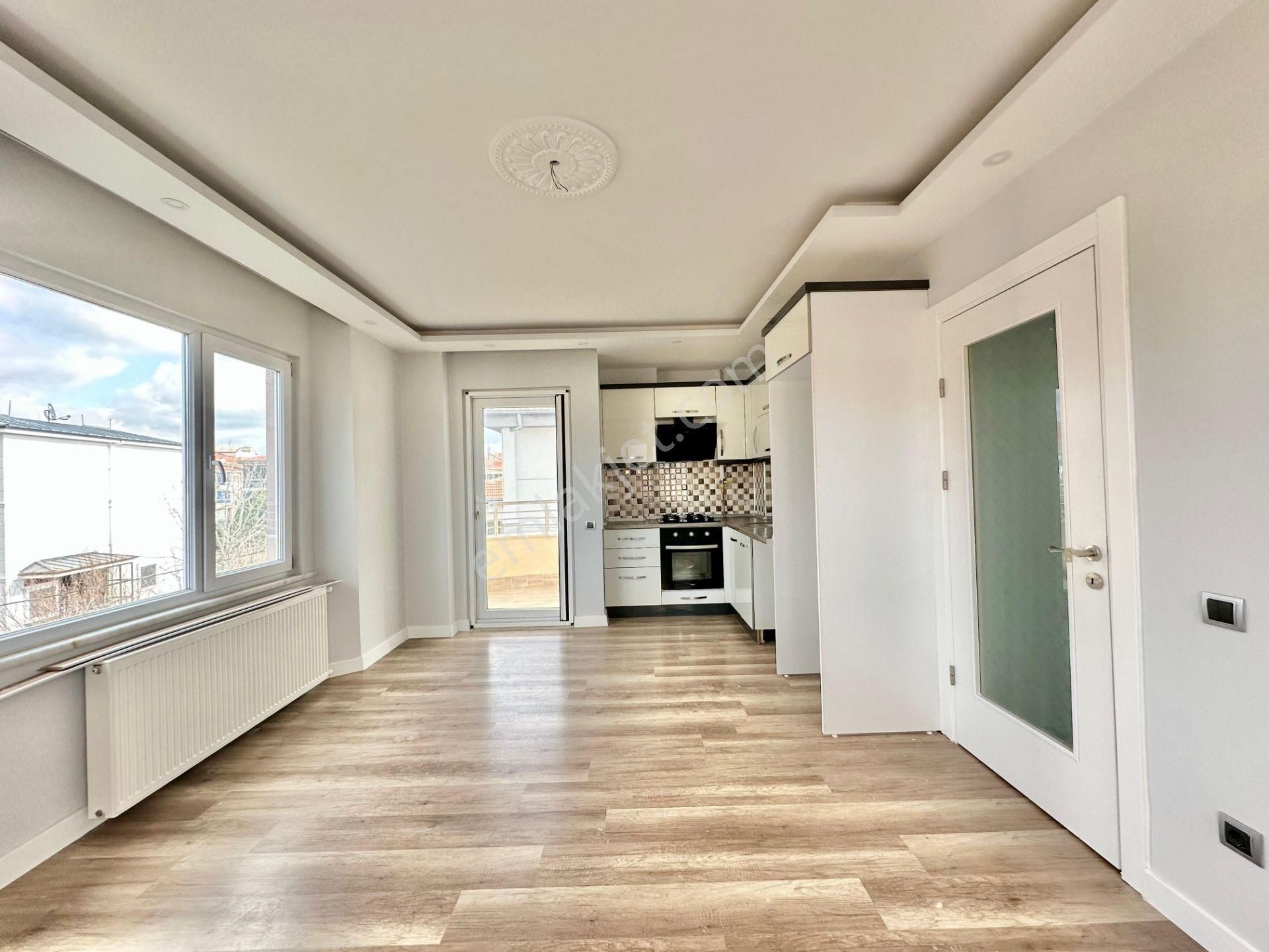 ꧁ay Emlaktan꧂akçay'da Kazdağları Eteklerinde Muhteşem Konumlu Doğalgazlı Satılık 1+1 Lüks Daire - Görsel 4