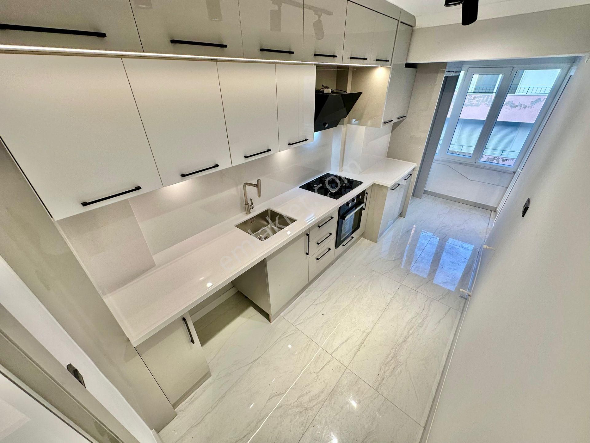 ꧁ay Emlak'tan꧂akçay 'da Ayrı Mutfak Köşe Ön Cephe Satılık 2+1 Muhteşem Doğa Manzaralı Daire - Görsel 2