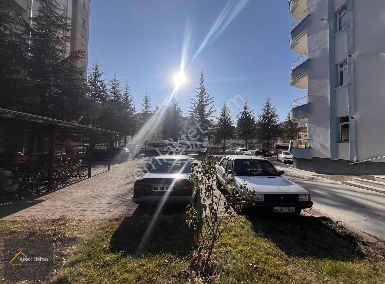 Keykubat'ta Anayol Üstünde 3+1 Satılık Daire - Görsel 22