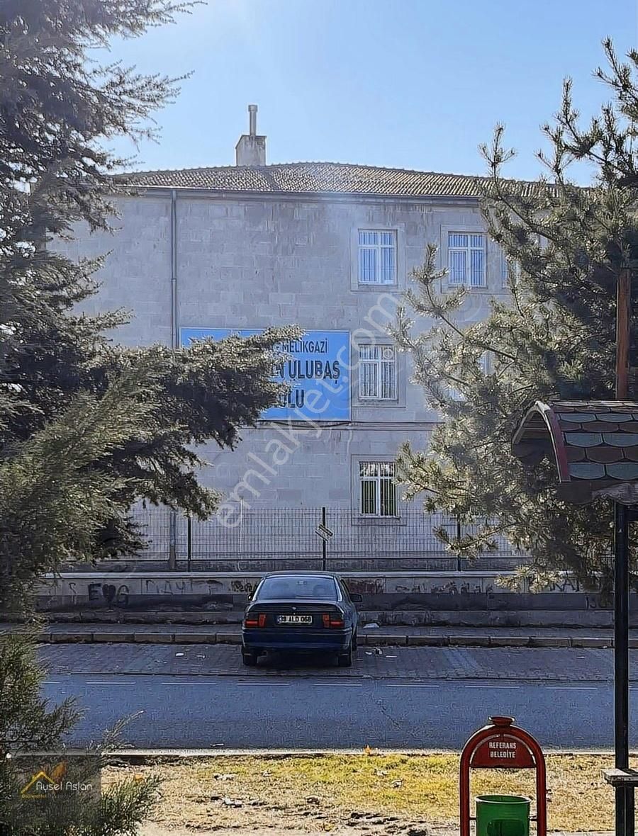 Keykubat'ta Anayol Üstünde 3+1 Satılık Daire - Görsel 2