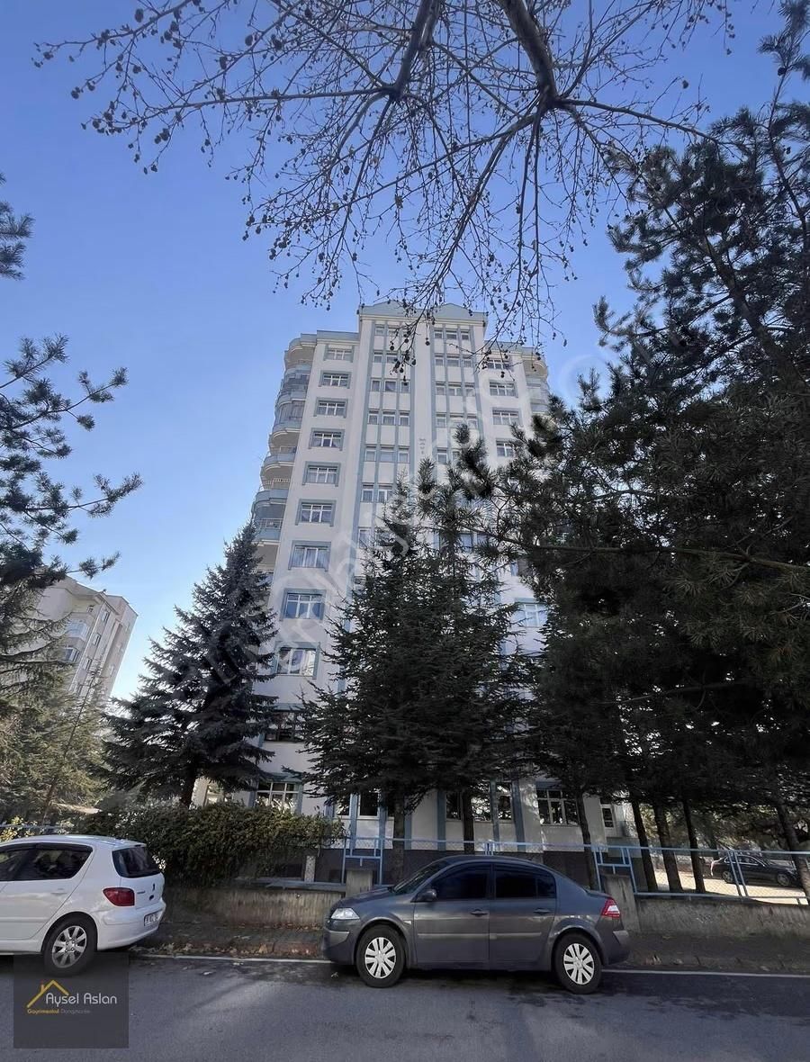 Keykubat'ta Anayol Üstünde 3+1 Satılık Daire - Görsel 16