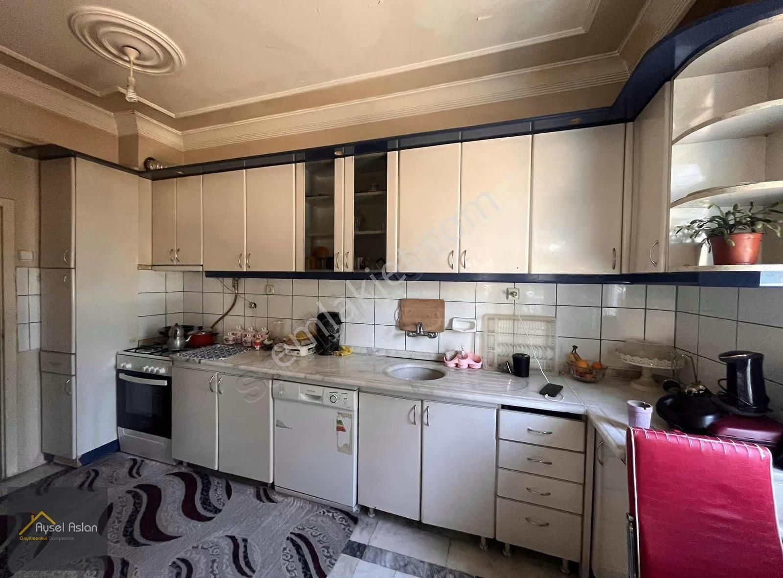 Keykubat'ta Anayol Üstünde 3+1 Satılık Daire - Görsel 12