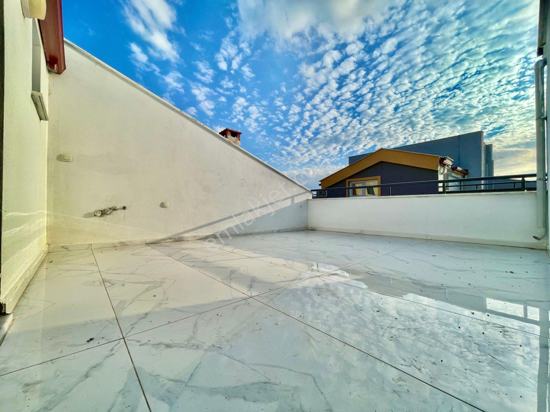 Berkay Demirel'den Akçayda Ön Cephe Sıfır Doğalgazlı 3+1 Dubleks