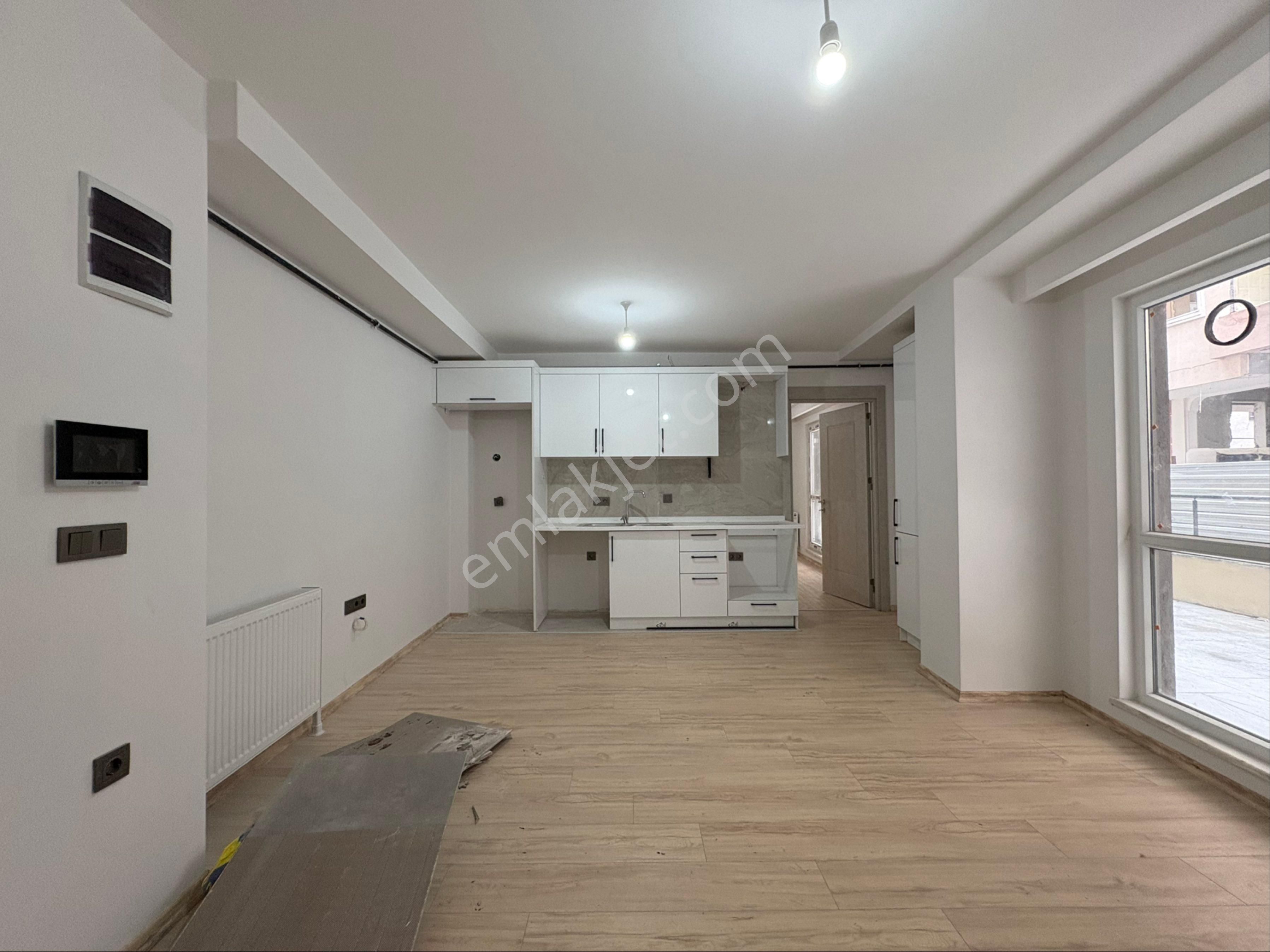 Oben'den Minibüs Caddesine Yakın Bahçe Teraslı 1+1 50 M² Net - Görsel 7