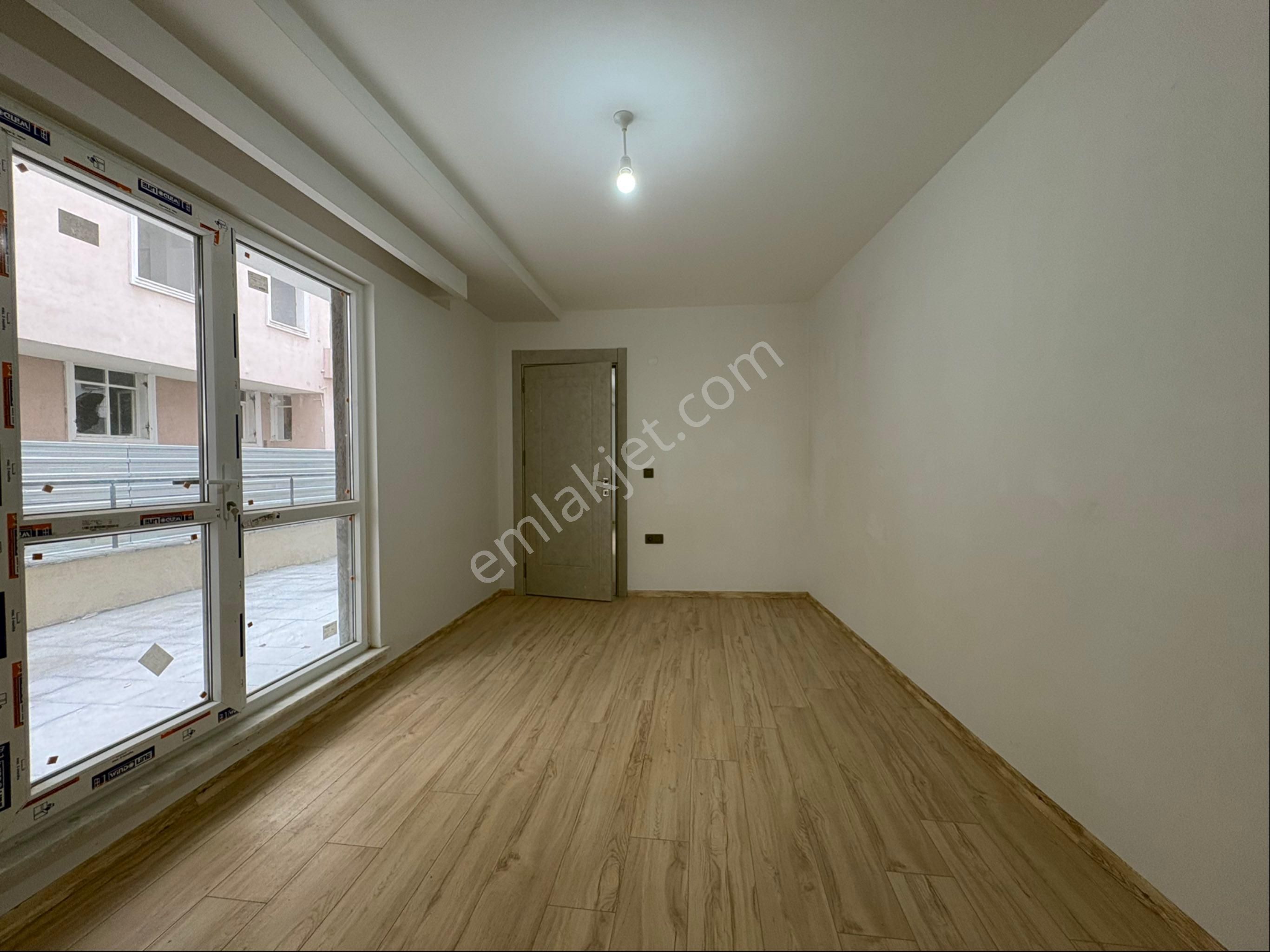 Oben'den Minibüs Caddesine Yakın Bahçe Teraslı 1+1 50 M² Net - Görsel 14