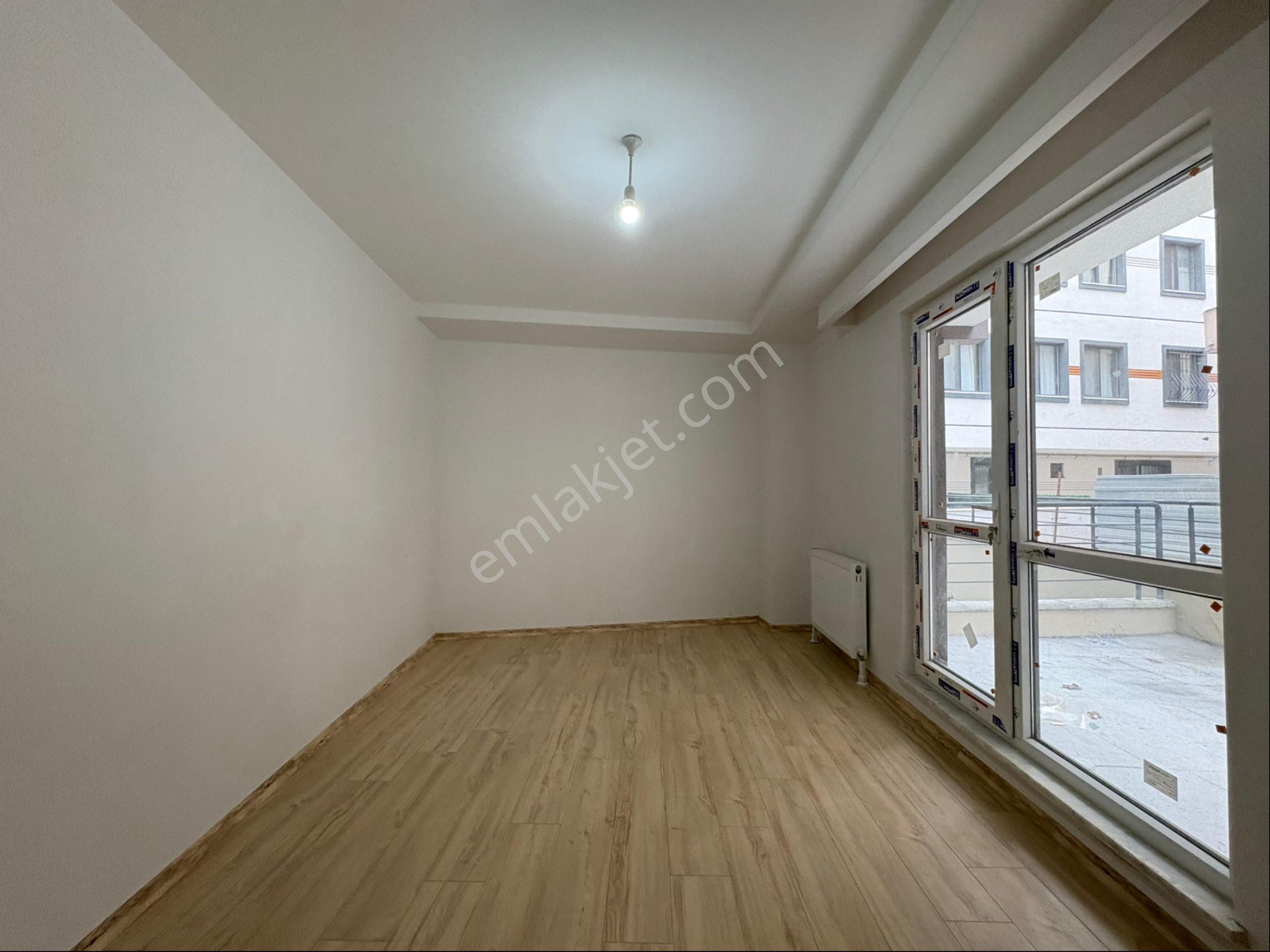 Oben'den Minibüs Caddesine Yakın Bahçe Teraslı 1+1 50 M² Net - Görsel 15