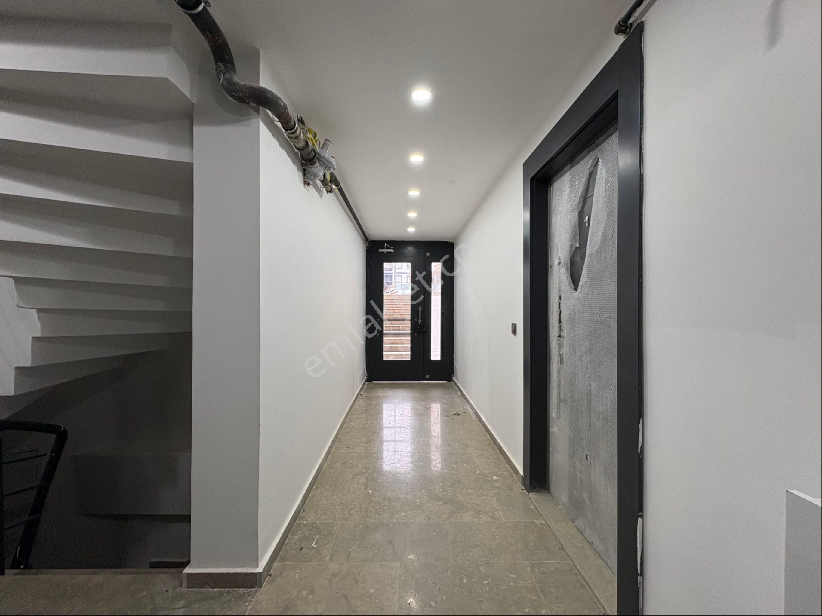 Oben'den Minibüs Caddesine Yakın Bahçe Teraslı 1+1 50 M² Net - Görsel 23