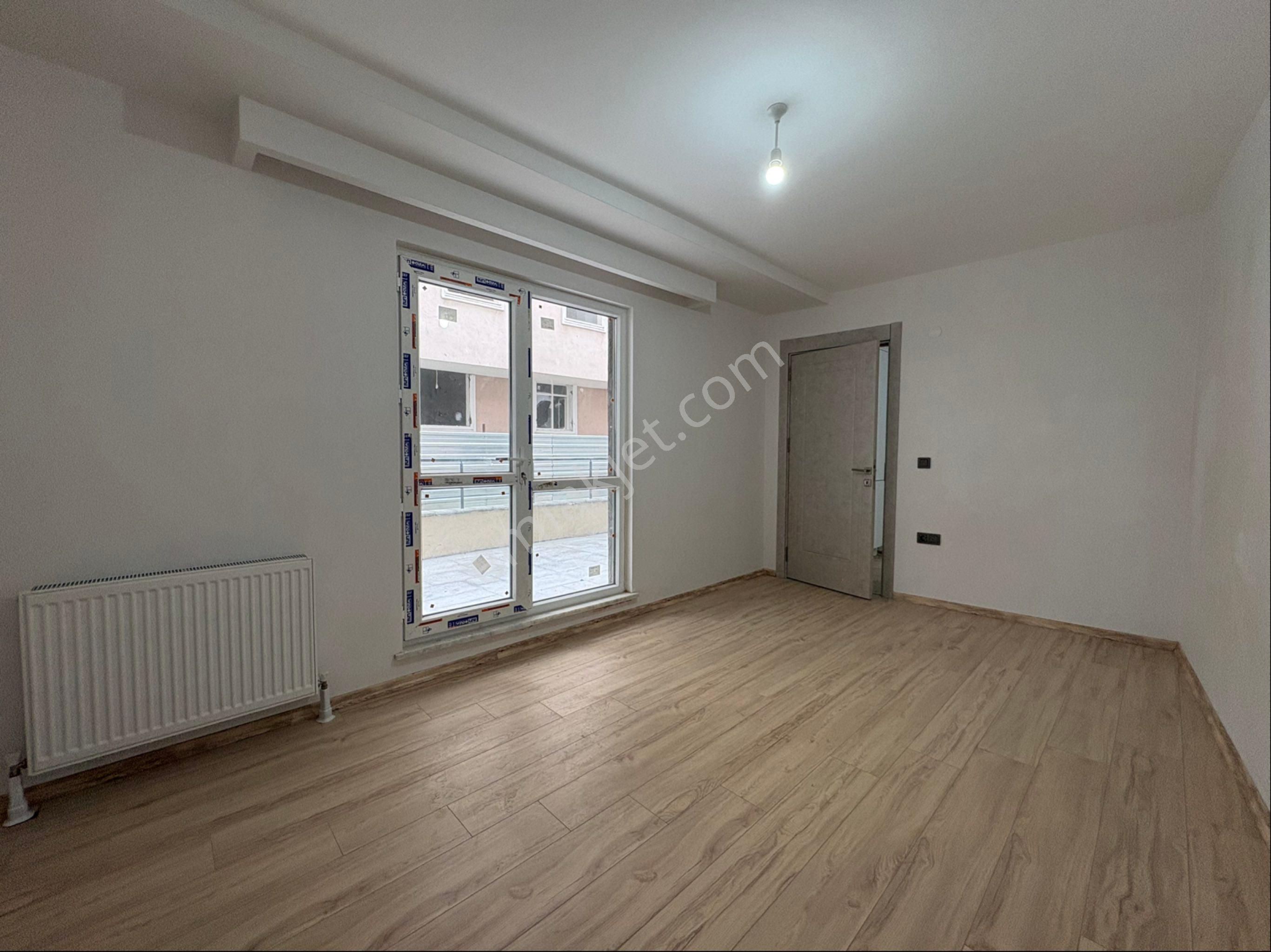 Oben'den Minibüs Caddesine Yakın Bahçe Teraslı 1+1 50 M² Net - Görsel 12