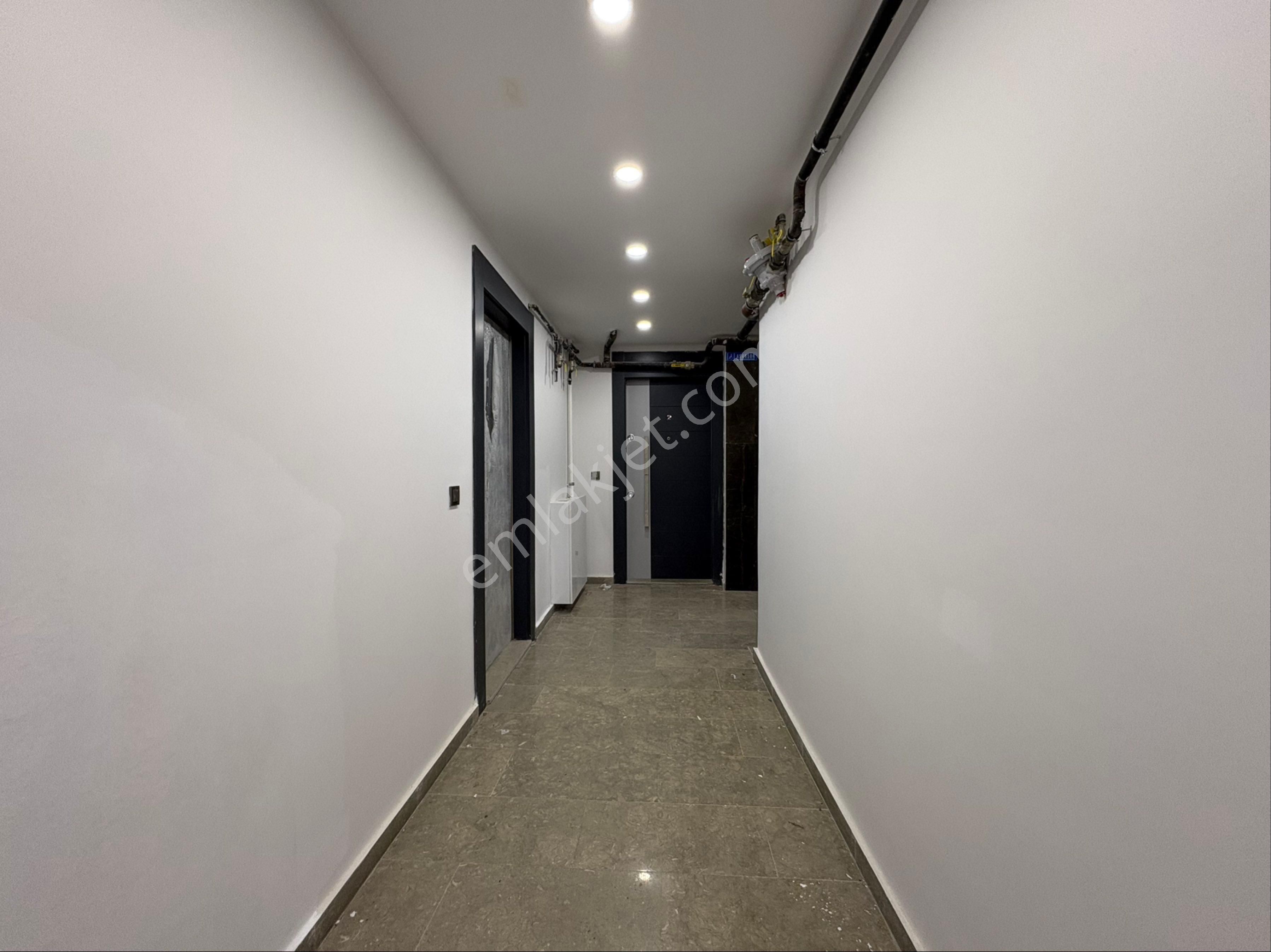 Oben'den Minibüs Caddesine Yakın Bahçe Teraslı 1+1 50 M² Net - Görsel 24