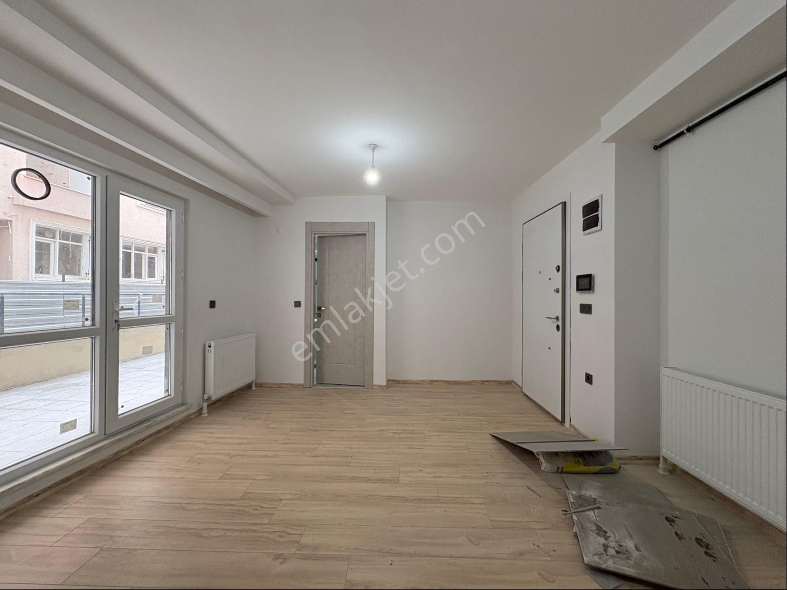 Oben'den Minibüs Caddesine Yakın Bahçe Teraslı 1+1 50 M² Net - Görsel 8