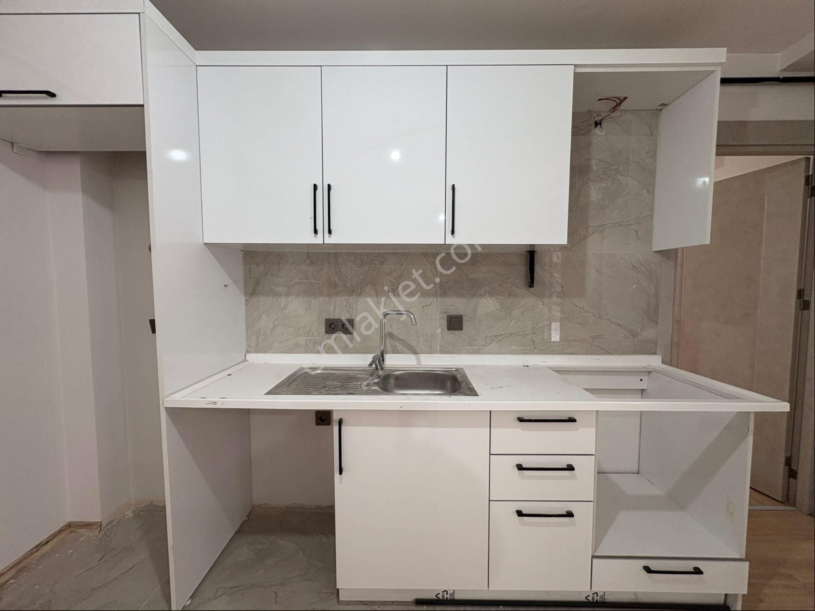 Oben'den Minibüs Caddesine Yakın Bahçe Teraslı 1+1 50 M² Net - Görsel 6