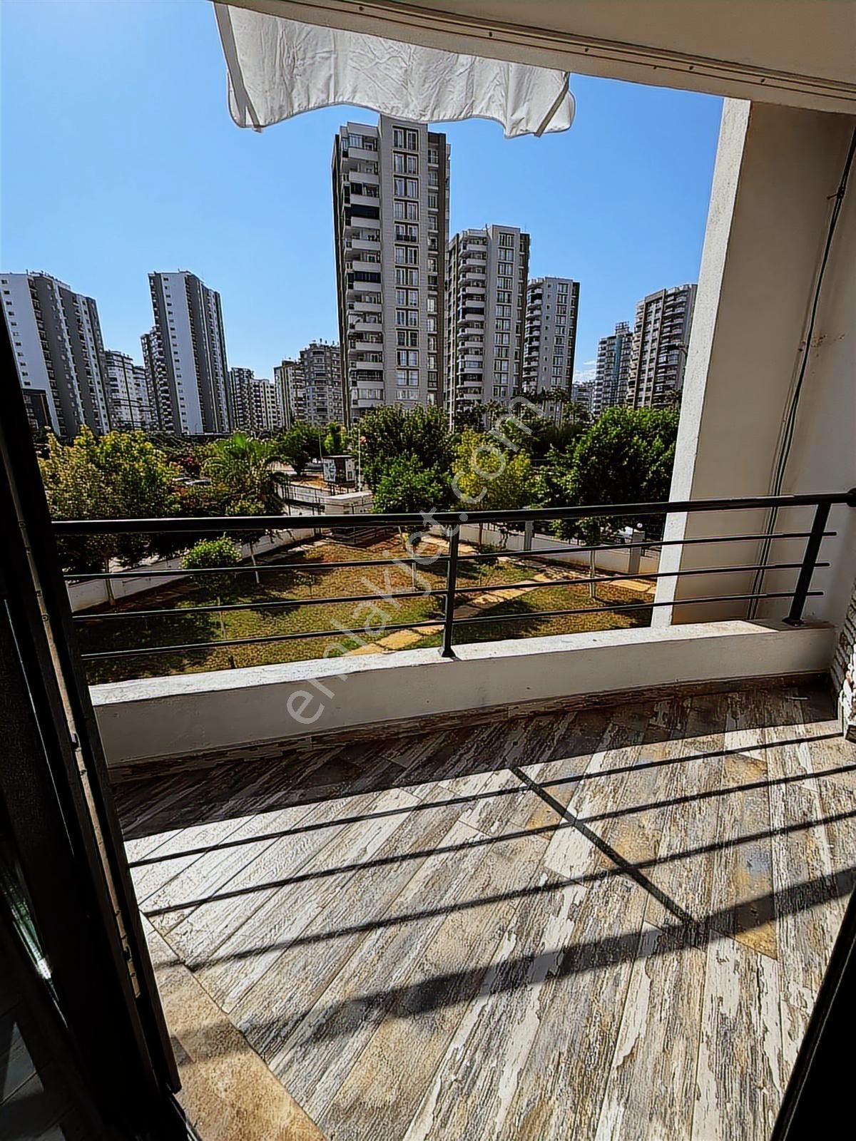 Uçan'dan 4+1 Soli Civ. Mezitli Mah Havuzlu Site İçerisi - Görsel 7