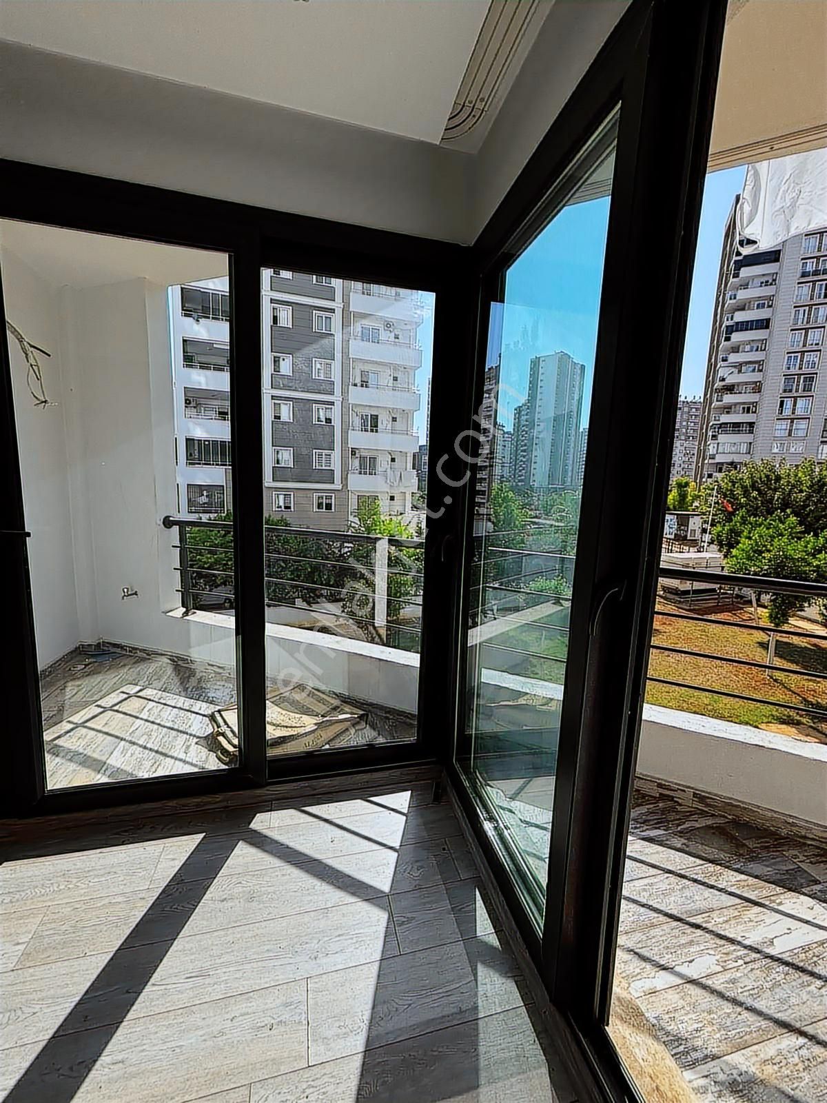 Uçan'dan 4+1 Soli Civ. Mezitli Mah Havuzlu Site İçerisi - Görsel 13