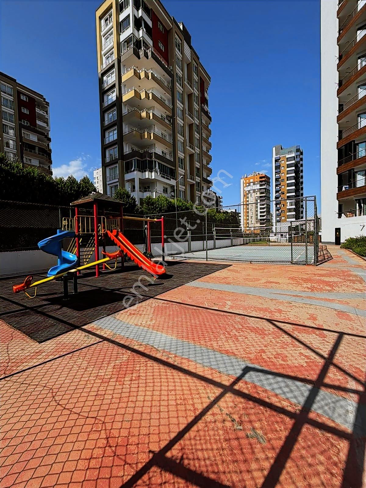 Uçan'dan 4+1 Soli Civ. Mezitli Mah Havuzlu Site İçerisi - Görsel 6