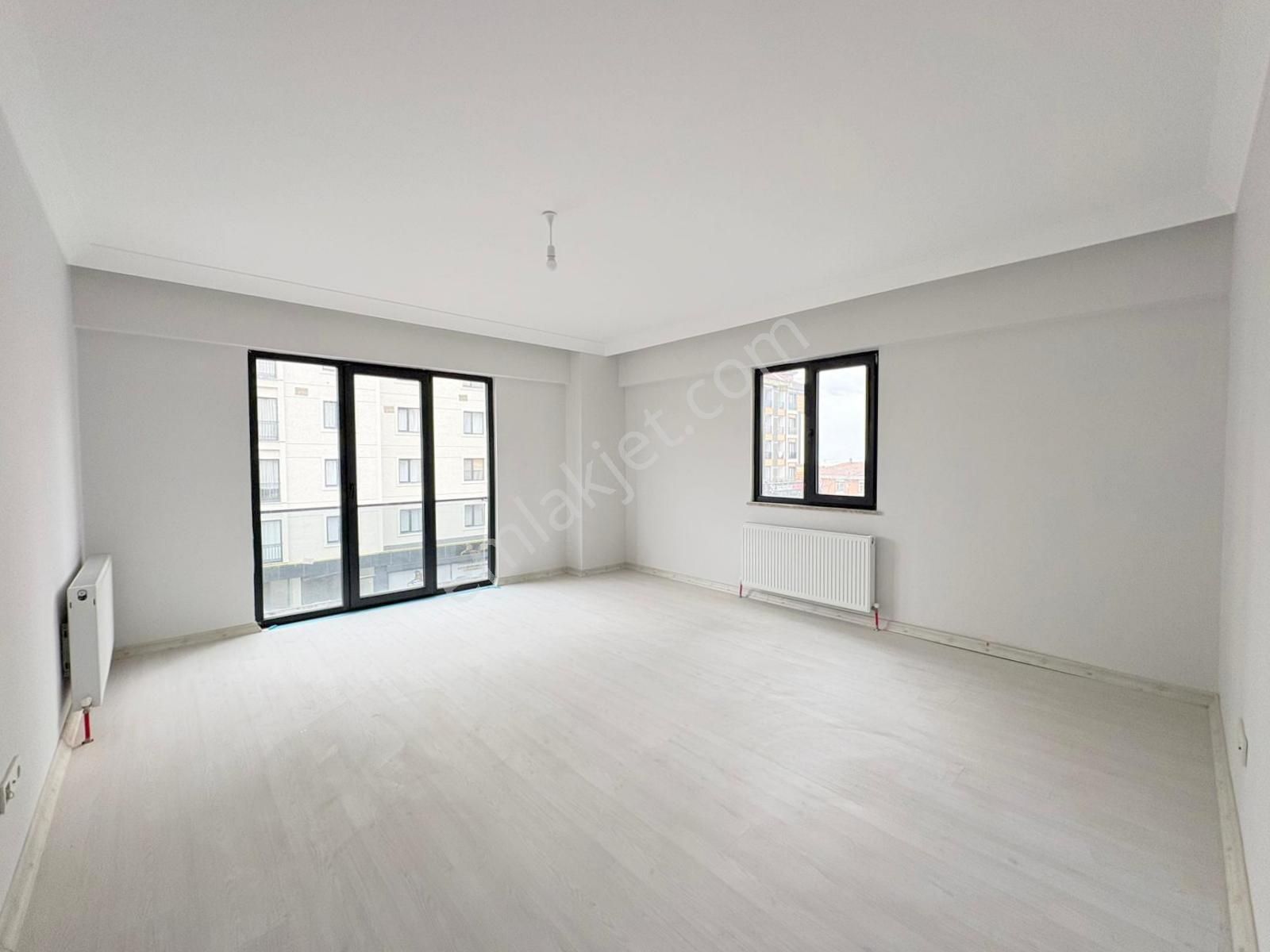 Mertcan'dan Yayalar Metroya 12dk İskanlı Ara Kat Balkonlu 3+1