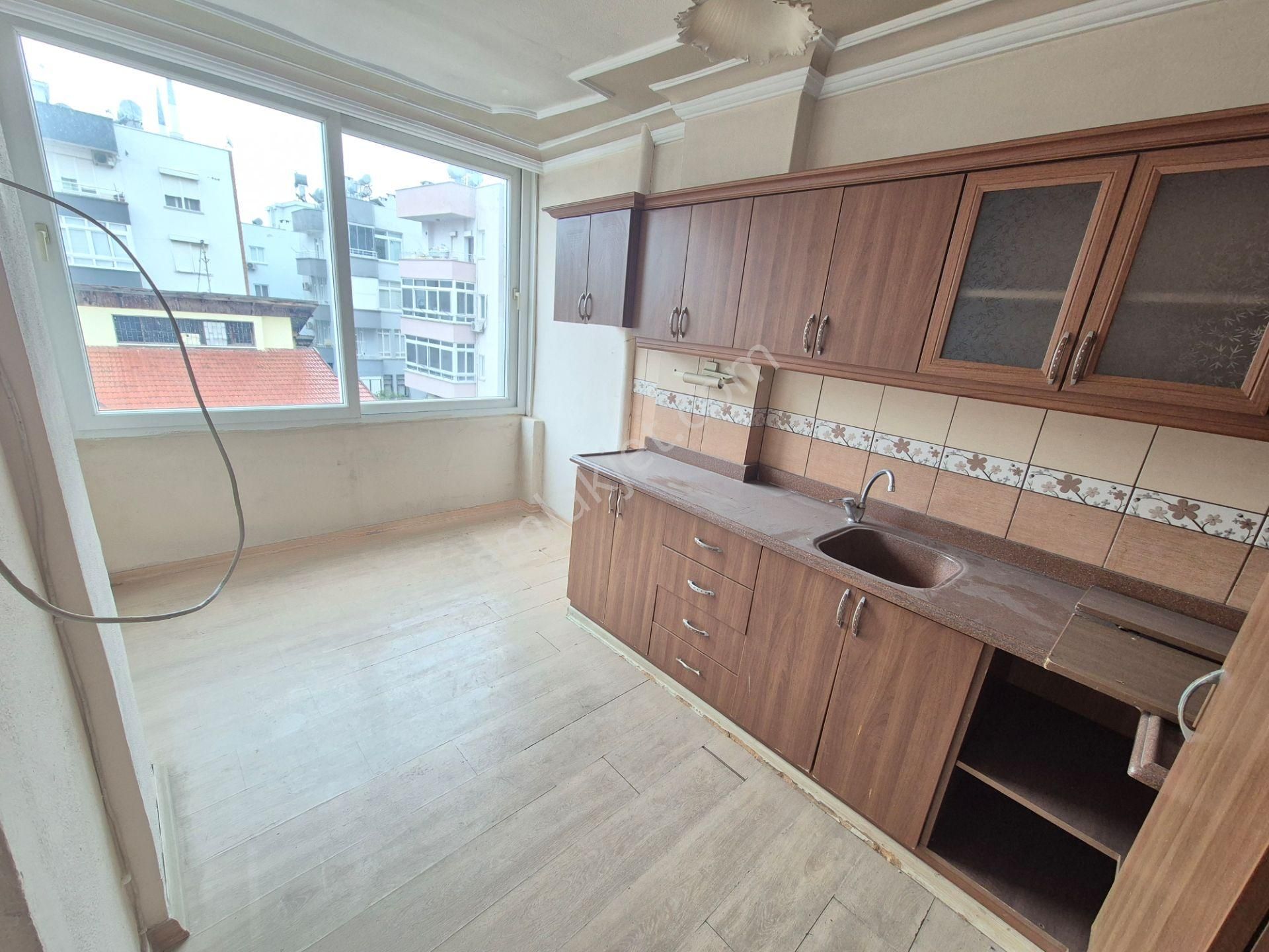 Prestij'den Gazi'de Muğdat Cami Civarı Asansörlü İçi Yapılı 3+1 Daire - Görsel 4