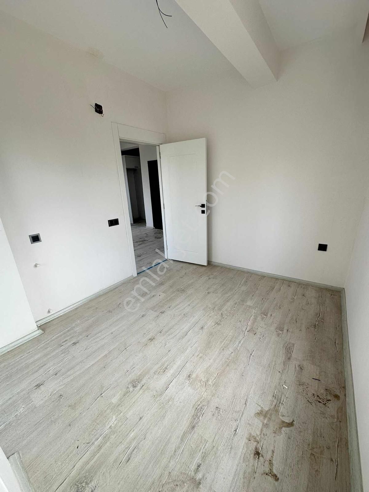 Uçan Yapıdan Eski Mezitli'de Kiracısı Hazır Uygun Yatırımlık - Görsel 10