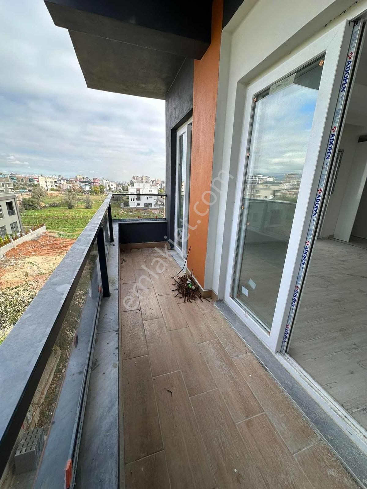 Uçan Yapıdan Eski Mezitli'de Kiracısı Hazır Uygun Yatırımlık - Görsel 19