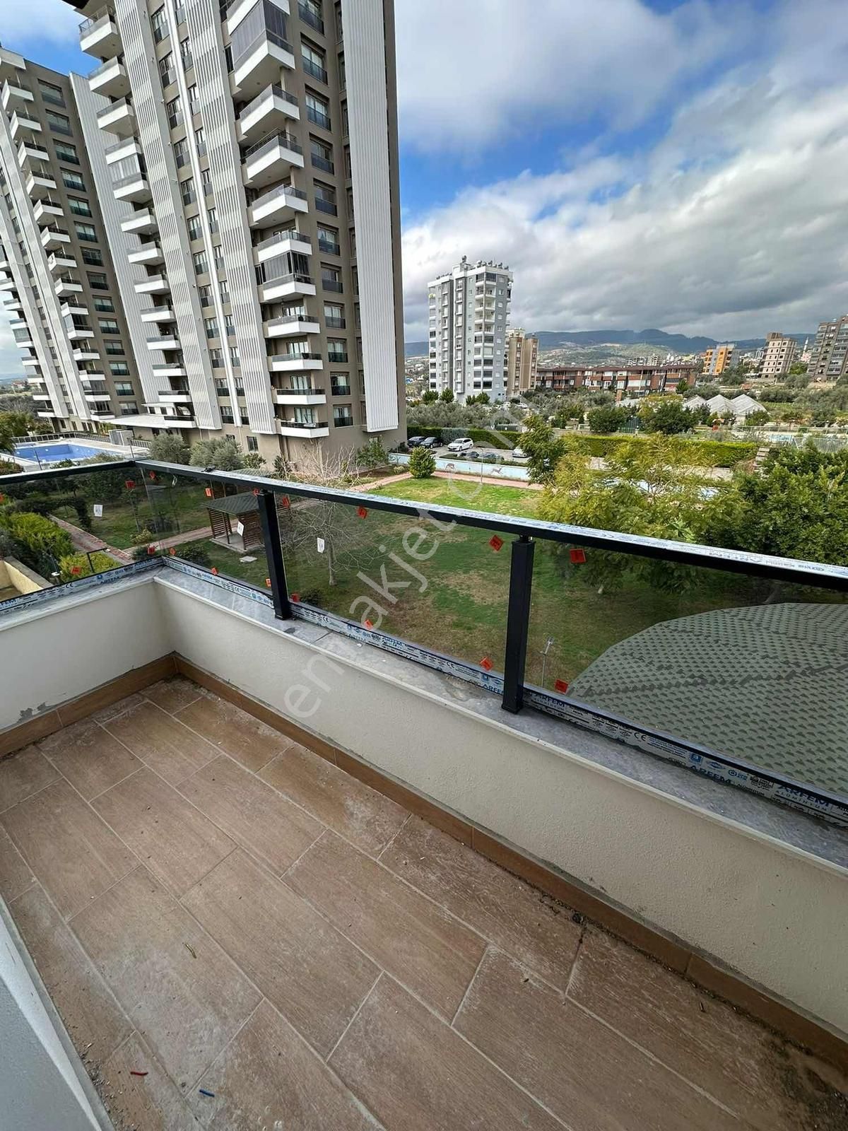 Uçan Yapıdan Eski Mezitli'de Kiracısı Hazır Uygun Yatırımlık - Görsel 17