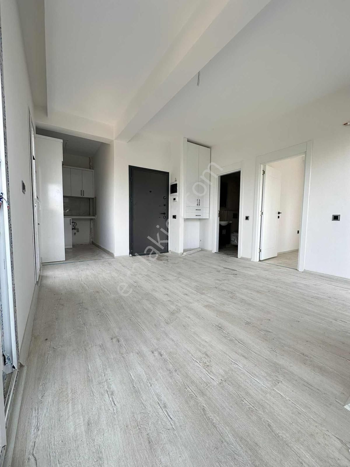 Uçan Yapıdan Eski Mezitli'de Kiracısı Hazır Uygun Yatırımlık - Görsel 8