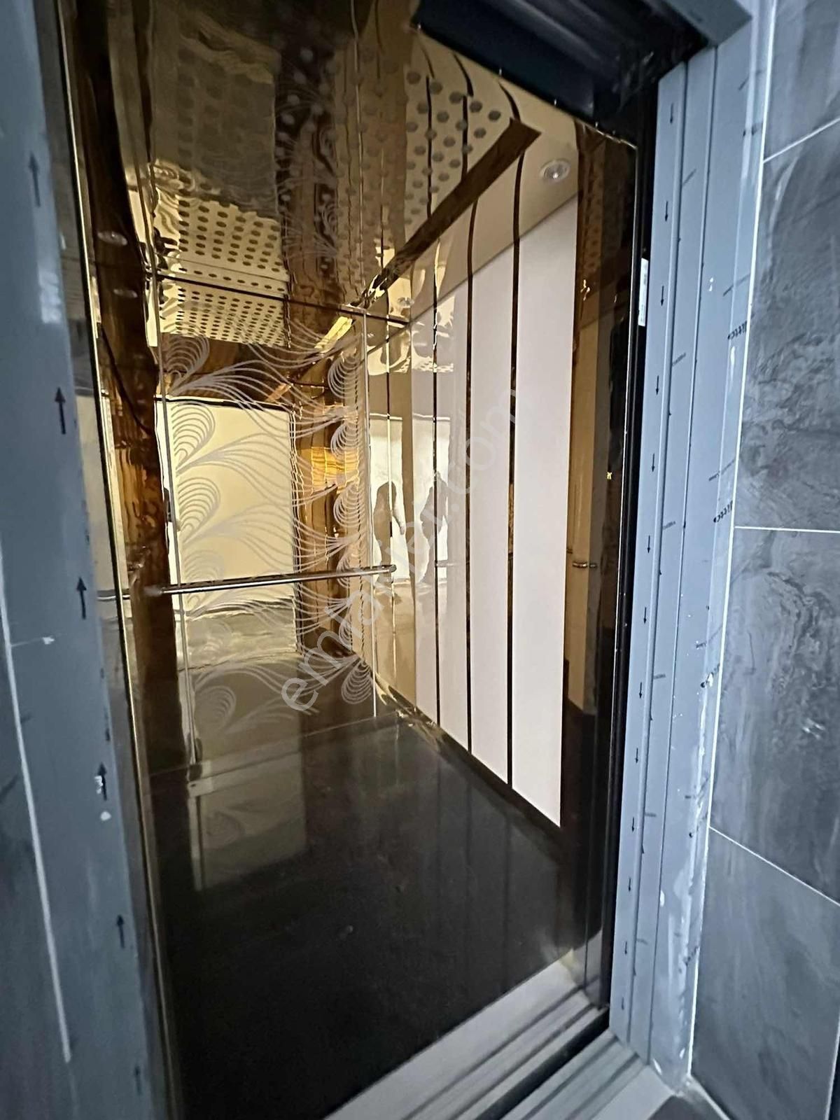 Uçan Yapıdan Eski Mezitli'de Kiracısı Hazır Uygun Yatırımlık - Görsel 5