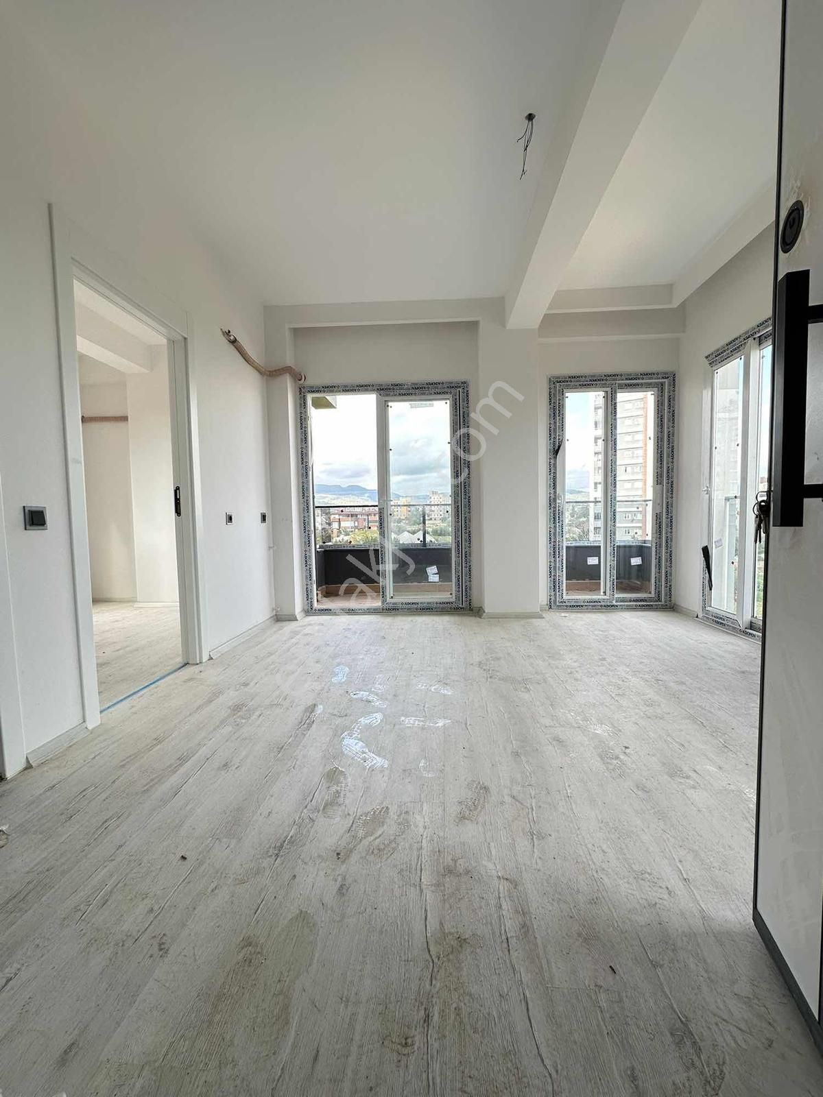 Uçan Yapıdan Eski Mezitli'de Kiracısı Hazır Uygun Yatırımlık - Görsel 16