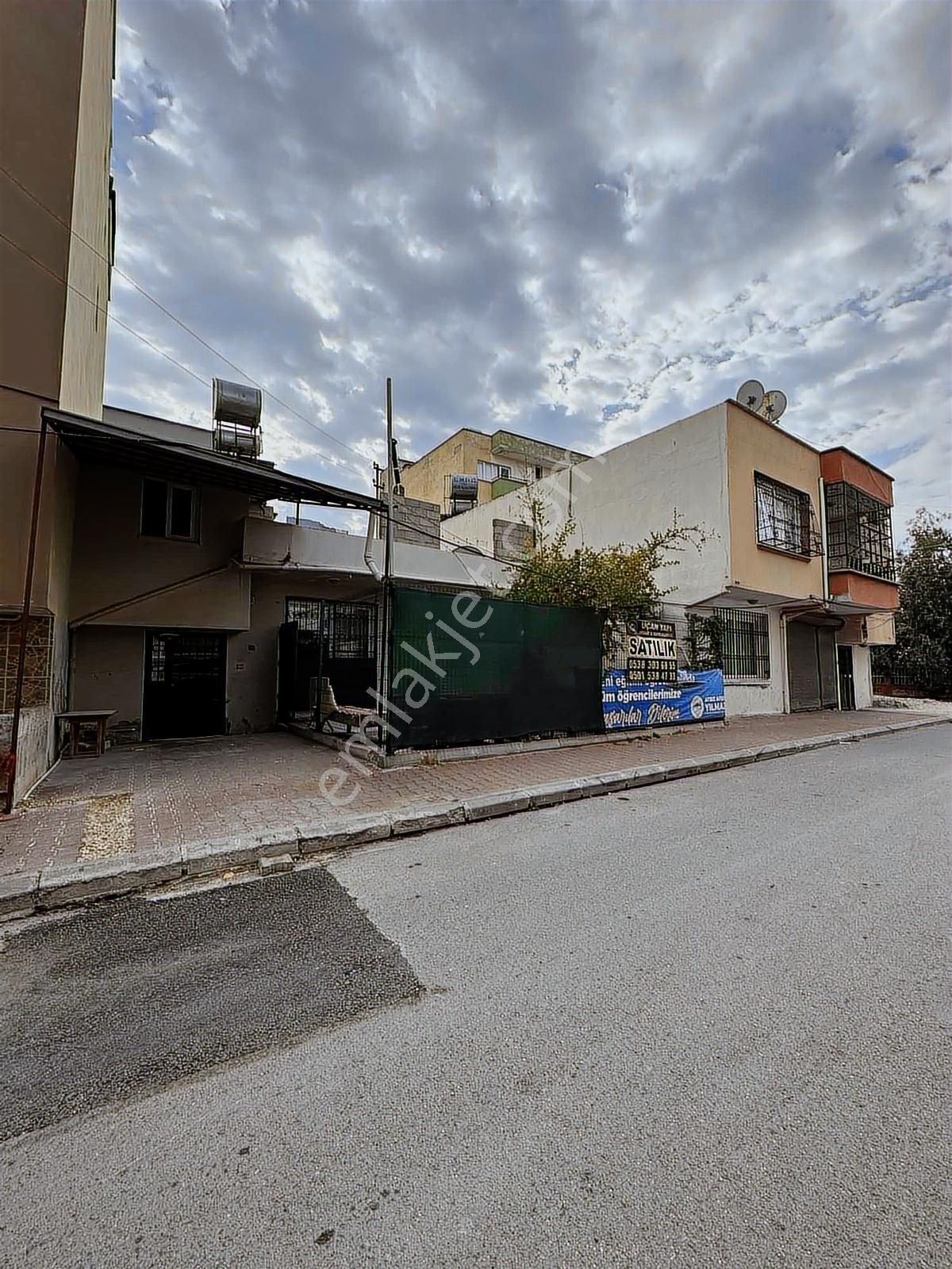 Uçandan Osmanıye Mah Ruhsatlı Bahçeli Full Bakımlı Müstakil - Görsel 34