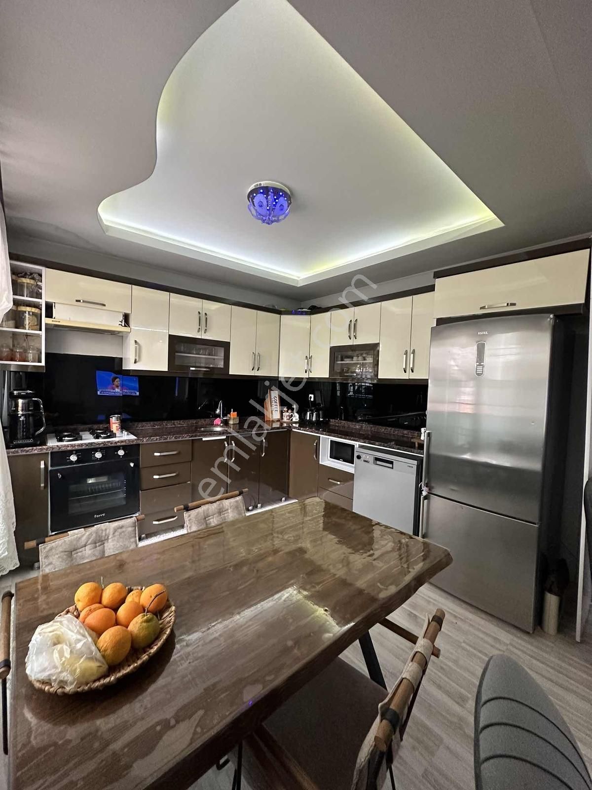 Uçandan Osmanıye Mah Ruhsatlı Bahçeli Full Bakımlı Müstakil