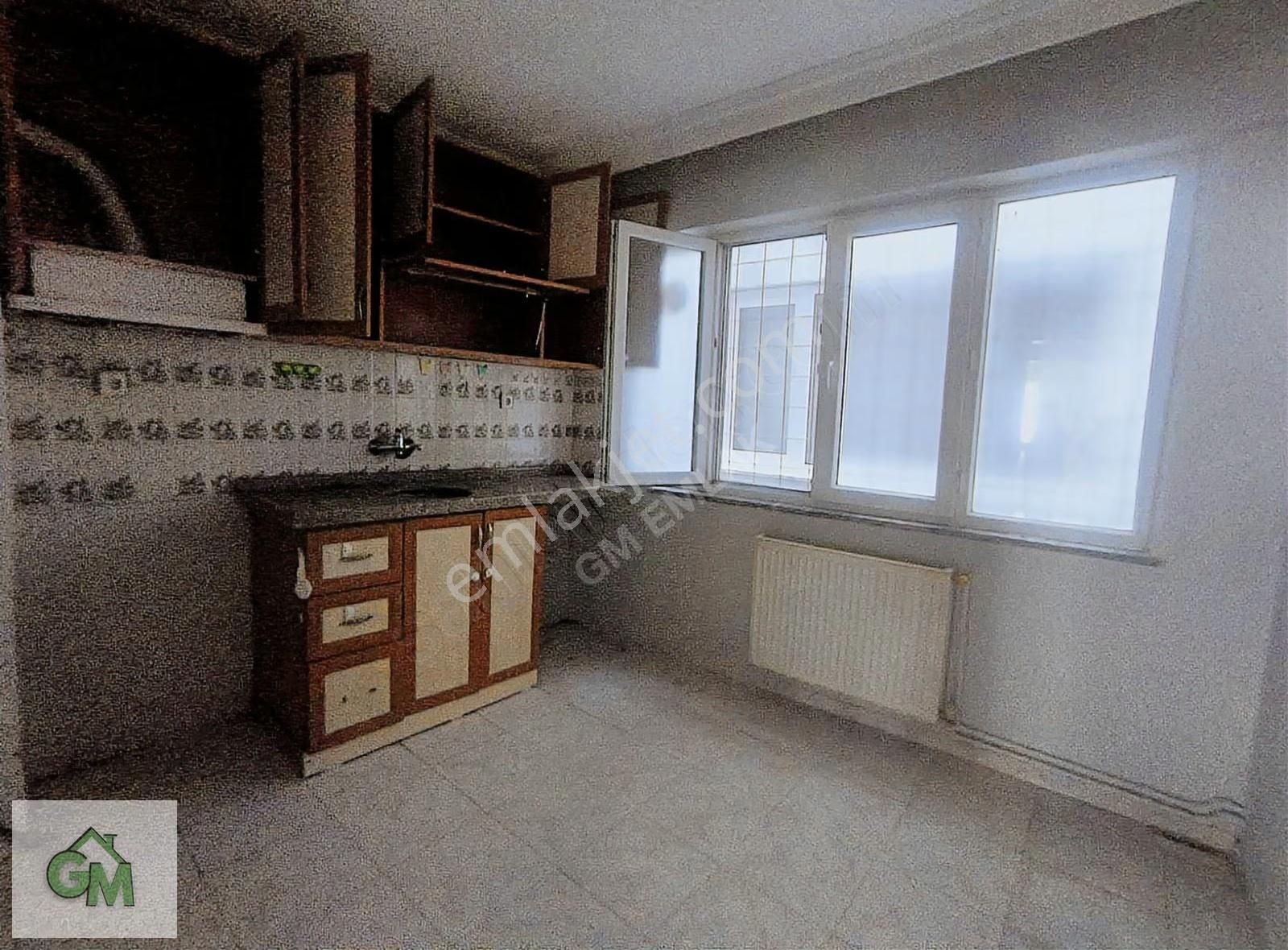 Gm'den Görüklede Aile Binasında Kiralık 3+1 Ayrı Mutfaklı Daire