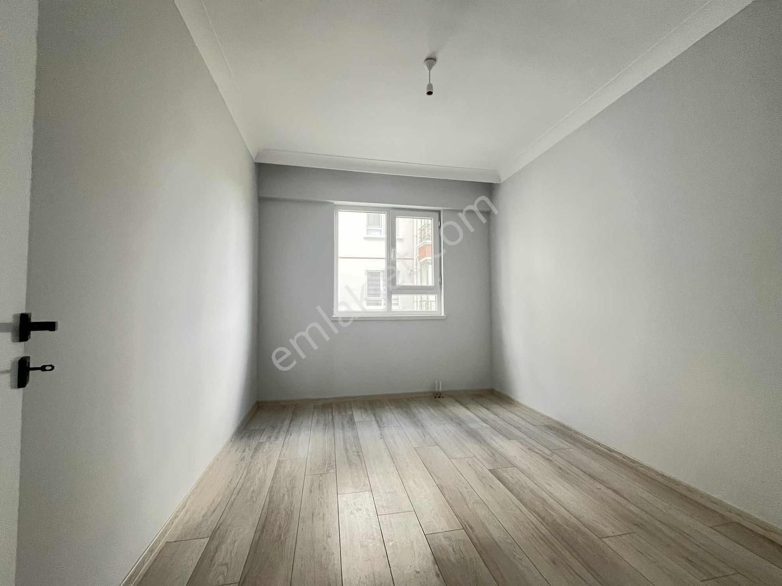 1.sınıf Ultra Lüks 3+1 120 M2 Ara Katta Oturuma Hazır Fırsat !! - Görsel 2