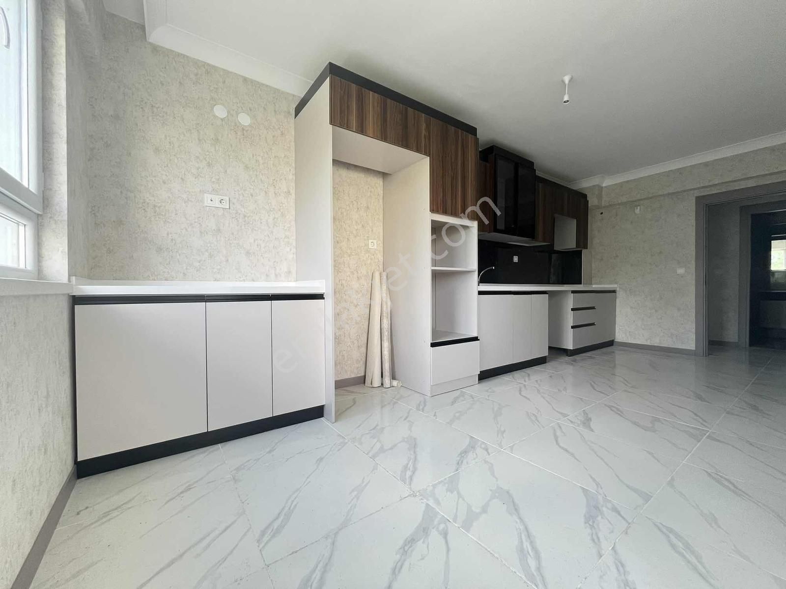 1.sınıf Ultra Lüks 3+1 120 M2 Ara Katta Oturuma Hazır Fırsat !! - Görsel 5