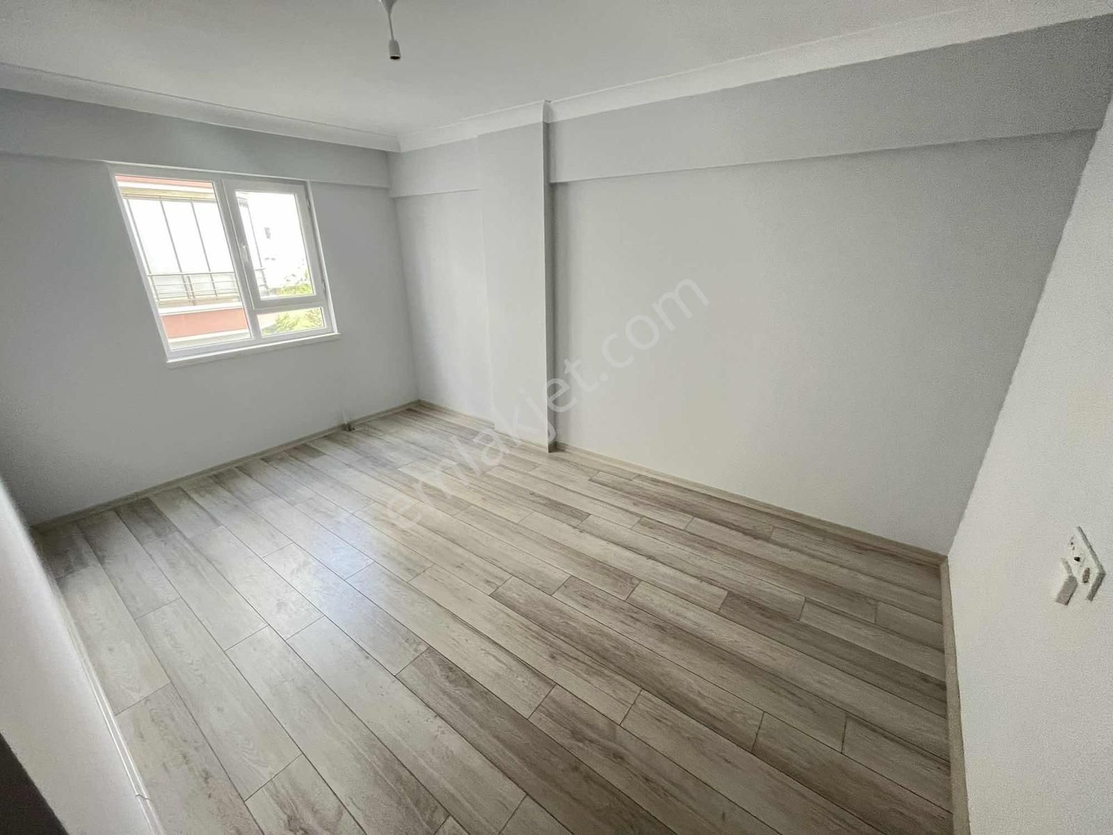 1.sınıf Ultra Lüks 3+1 120 M2 Ara Katta Oturuma Hazır Fırsat !! - Görsel 3