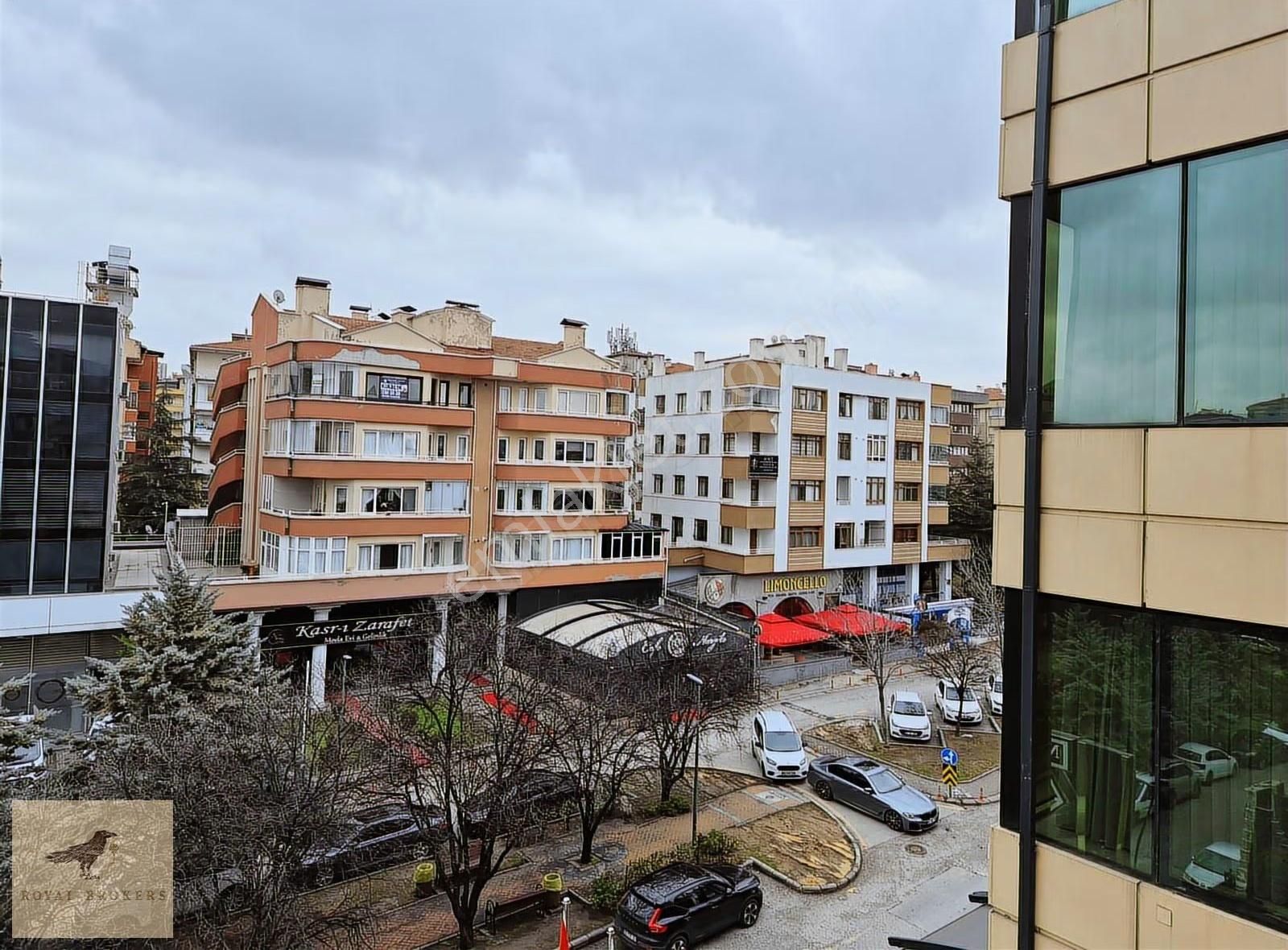 Çankaya Turan Güneş Paraleli Asansörlü Arakat 3+1 Satılık Daire