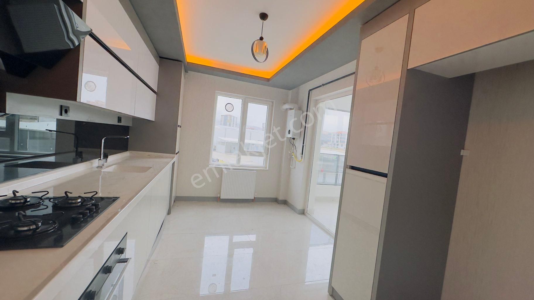 Kc Emlaktan Site İçerisinde Lüks 3+1 130m2 Fırsat Dairesi - Görsel 3