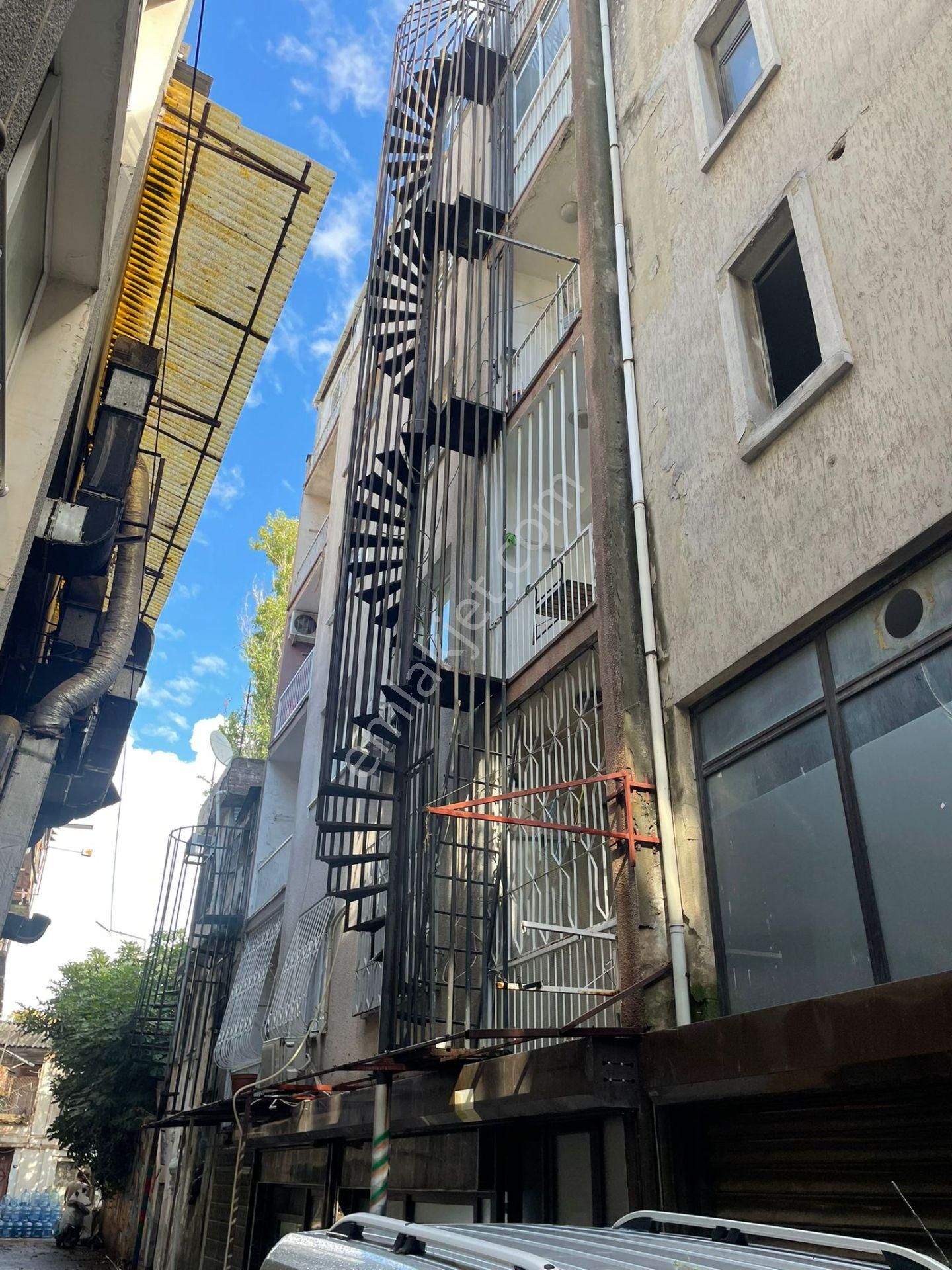 İzmir Konak Merkezde Yatırımlık Satılık Daire - Görsel 14