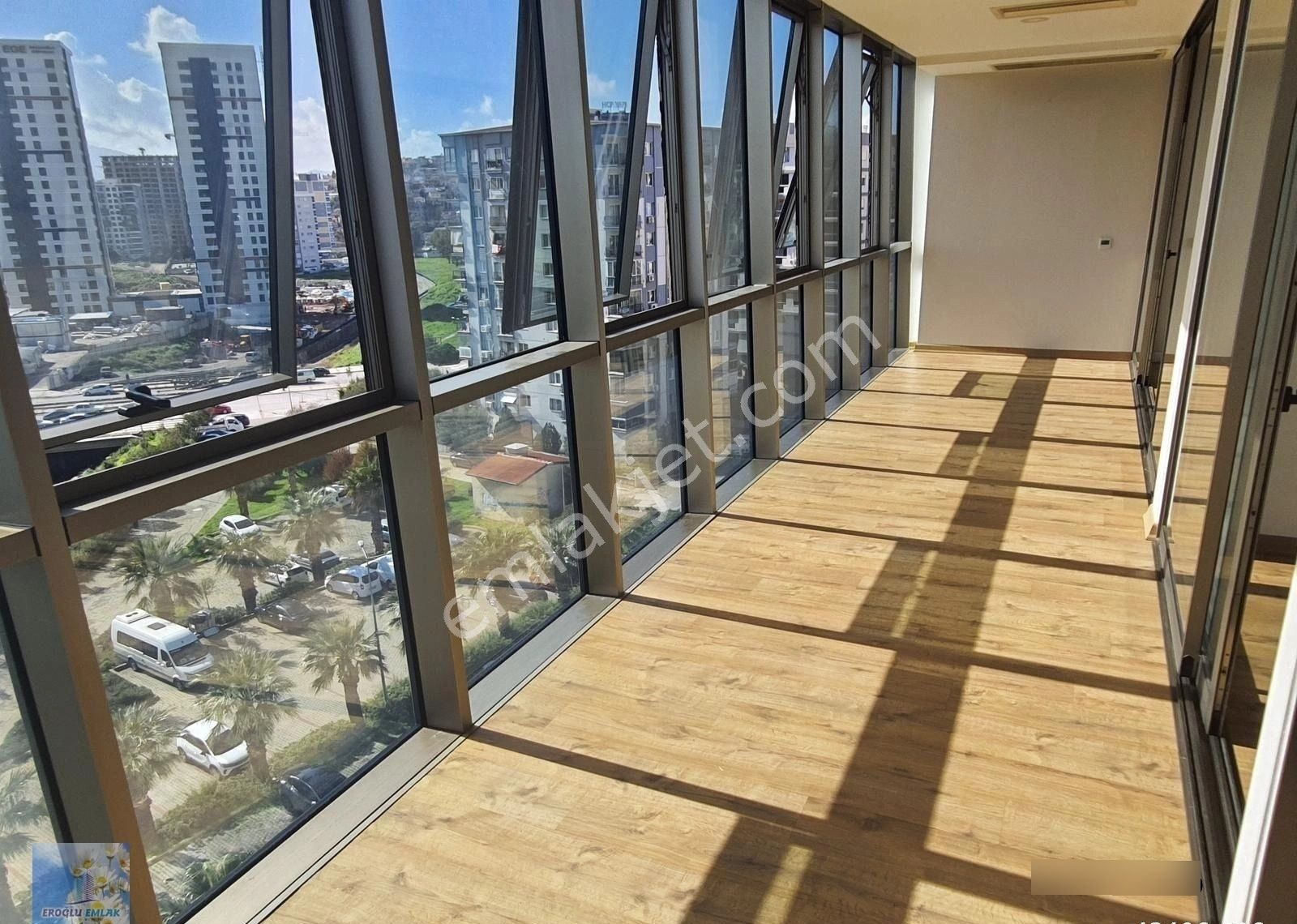 Karşıyaka Aypark Residence Sitesinde Manzaralı Satılık Daire - Görsel 32