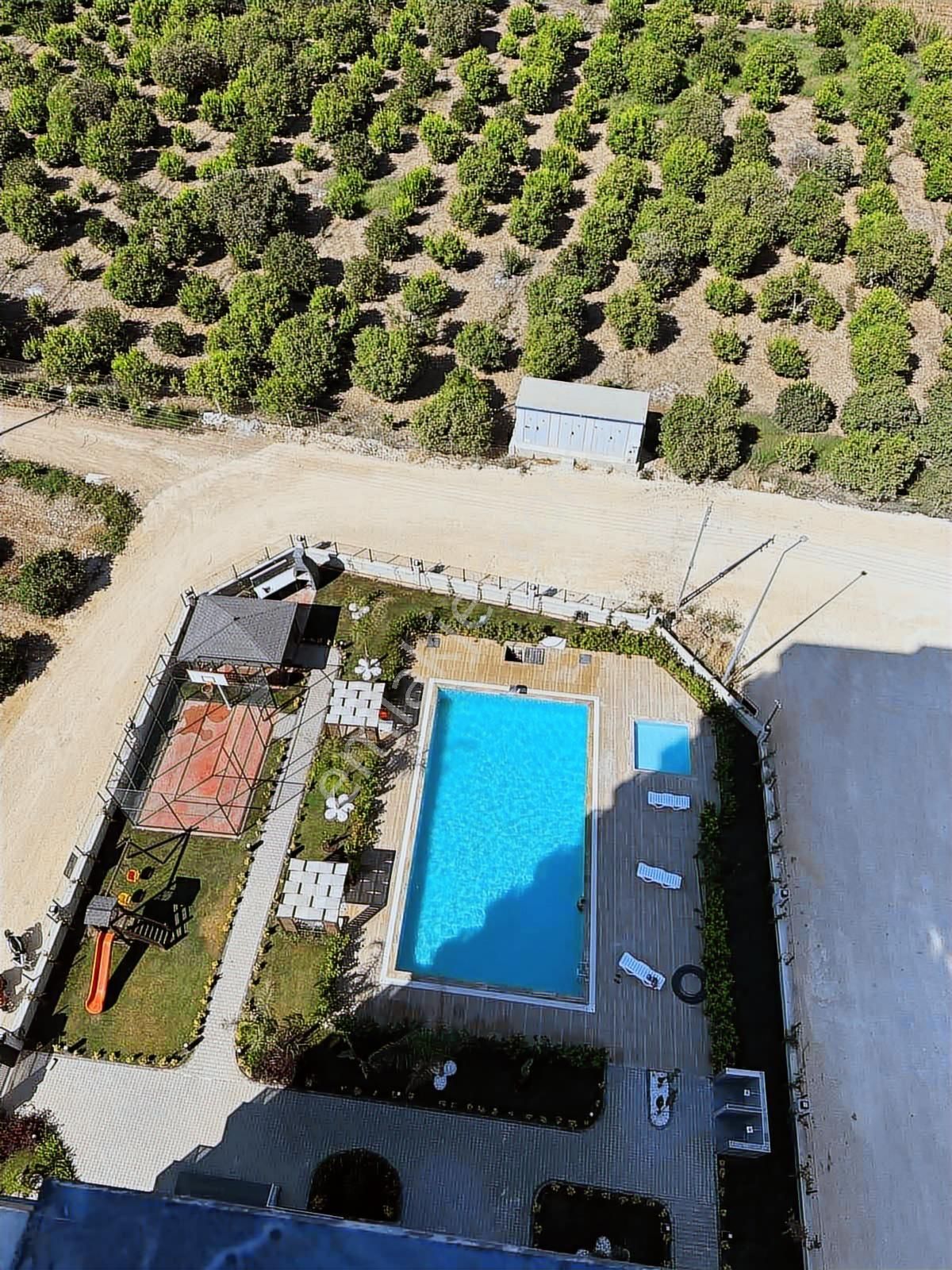 Uçan Yapıdan Sıfır 2+1 Havuzlu Site İçerisi İskanı Mevcut - Görsel 32