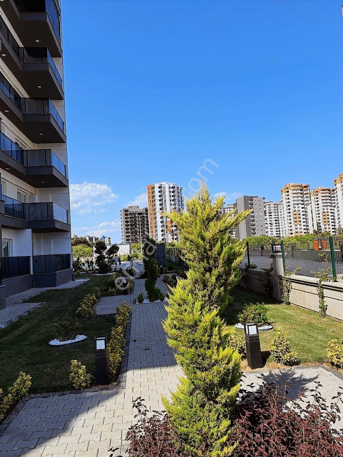 Uçan Yapıdan Sıfır 2+1 Havuzlu Site İçerisi İskanı Mevcut - Görsel 33