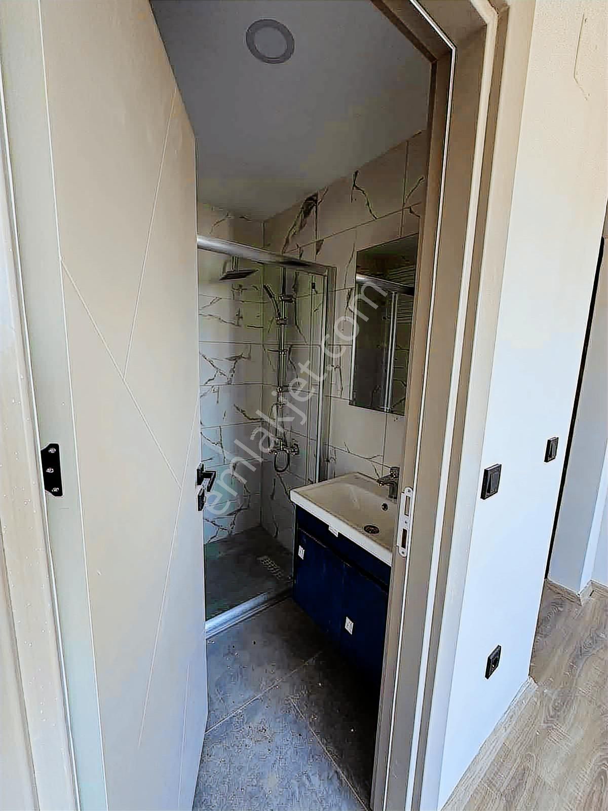 Uçan Yapıdan Sıfır 2+1 Havuzlu Site İçerisi İskanı Mevcut - Görsel 19