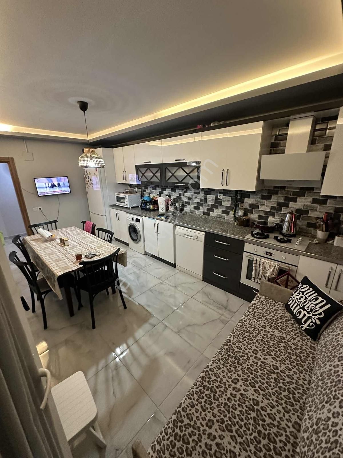 Uçandan Zekıayan Mah Geniş Oturum Krediye Uygun