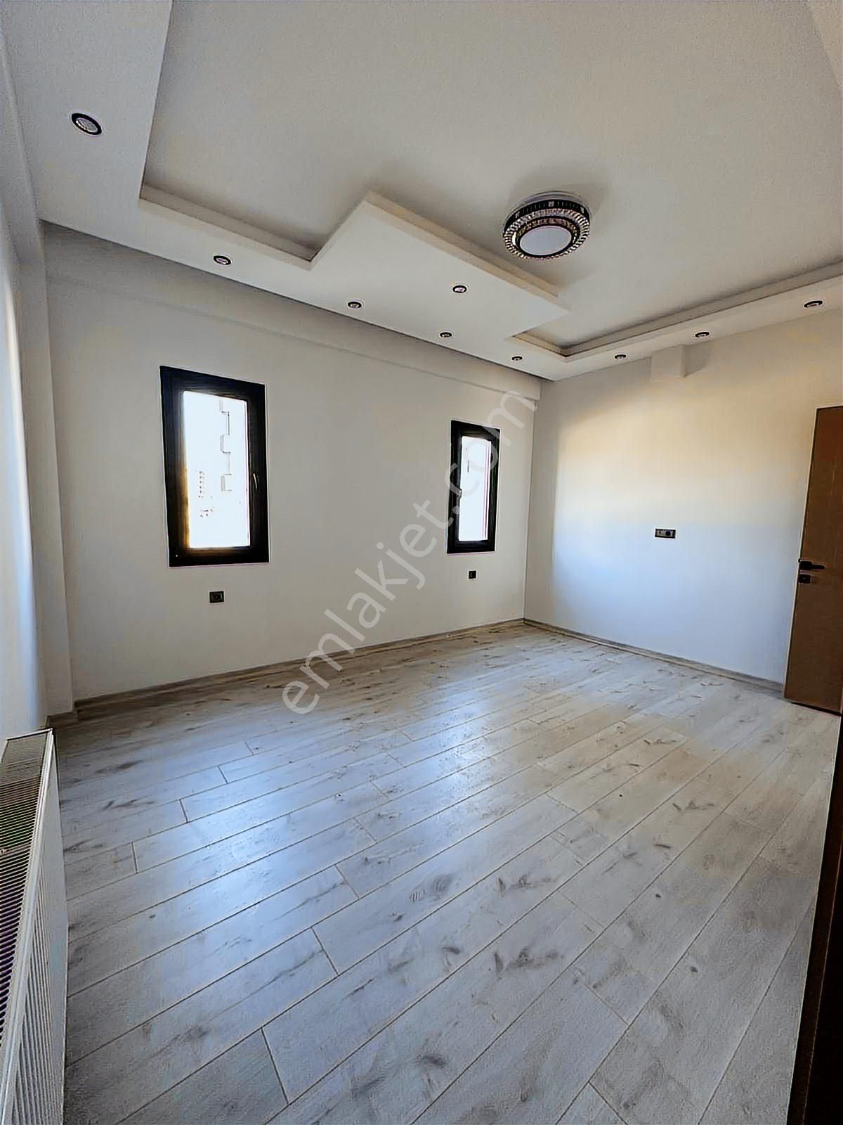 Uçan'dan Kuyuluk Vatan Caddesi Üzerinde Satılık 4+1 Daire ! - Görsel 12