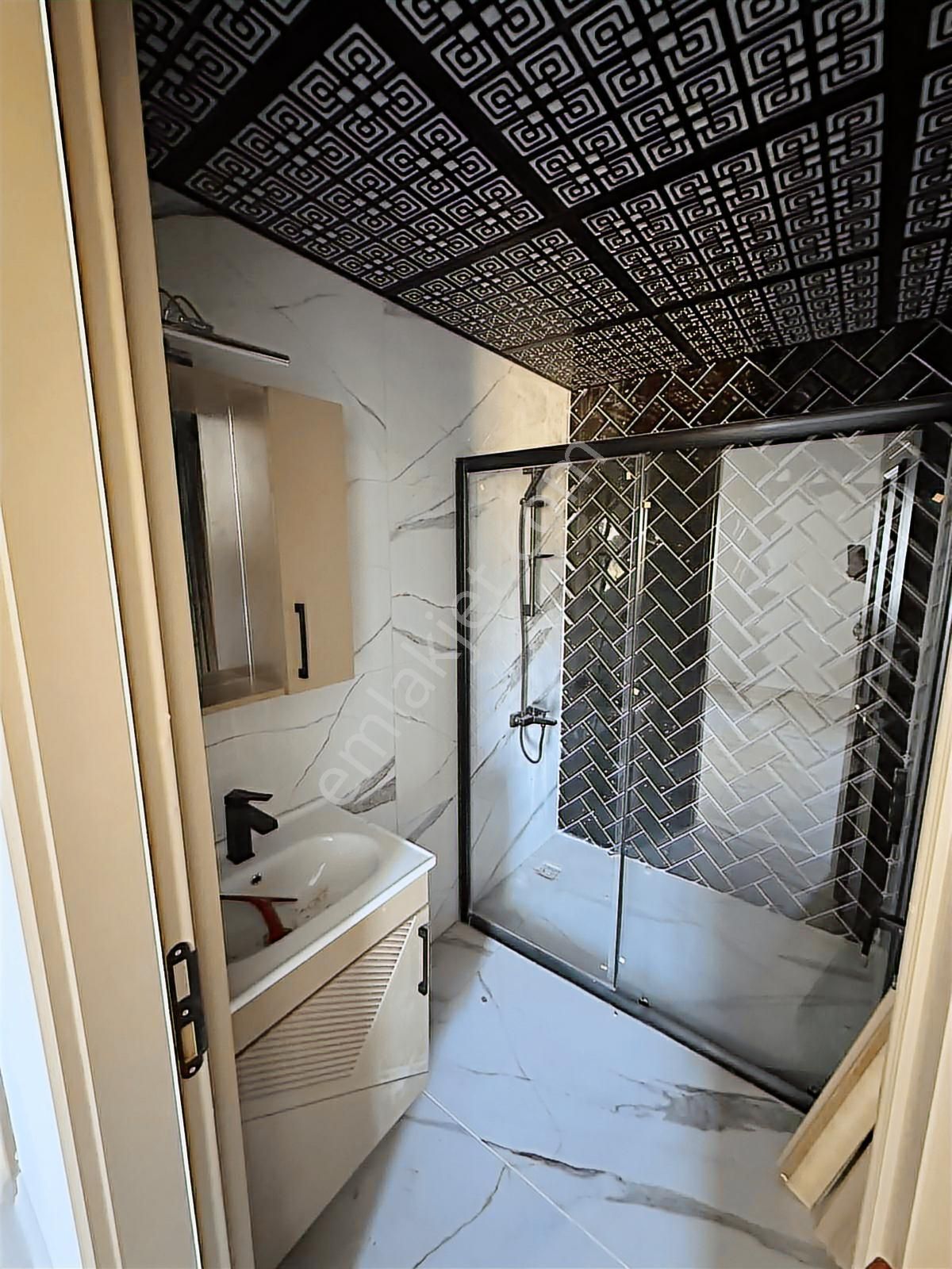 Uçan'dan Kuyuluk Vatan Caddesi Üzerinde Satılık 4+1 Daire ! - Görsel 9