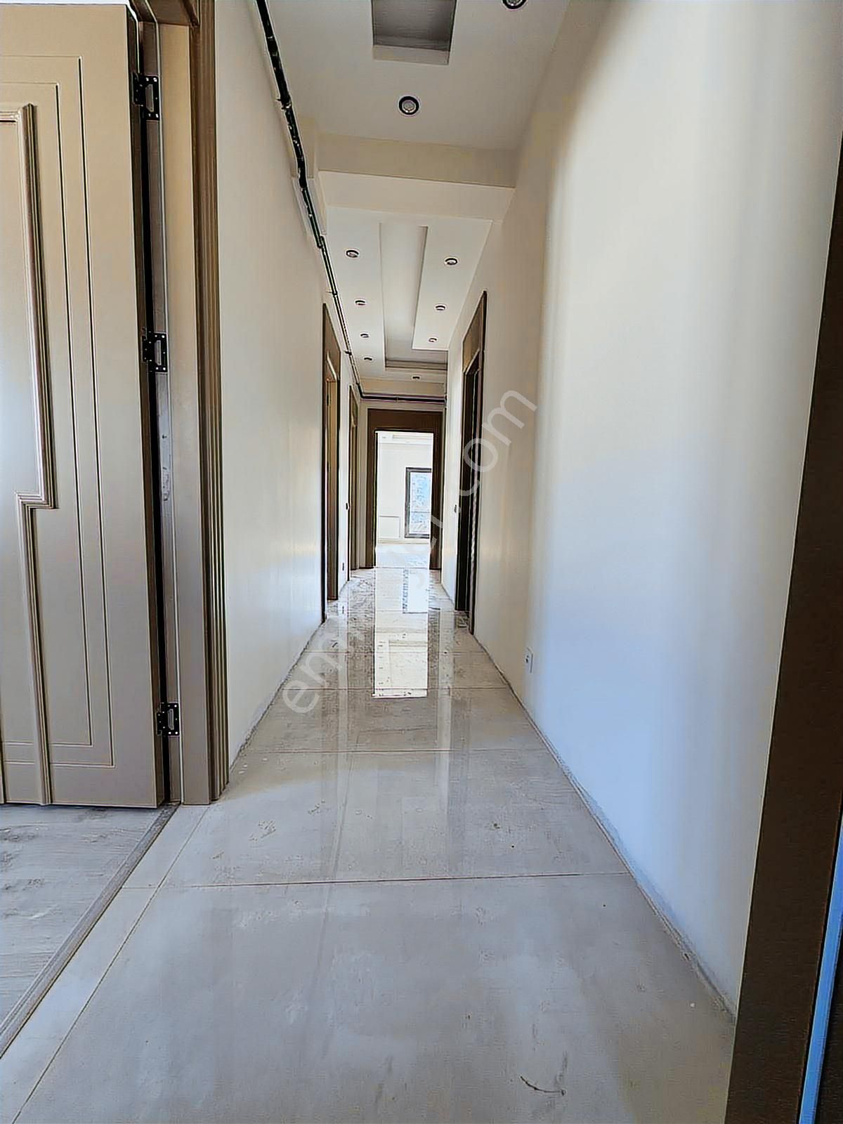 Uçan'dan Kuyuluk Vatan Caddesi Üzerinde Satılık 4+1 Daire ! - Görsel 2