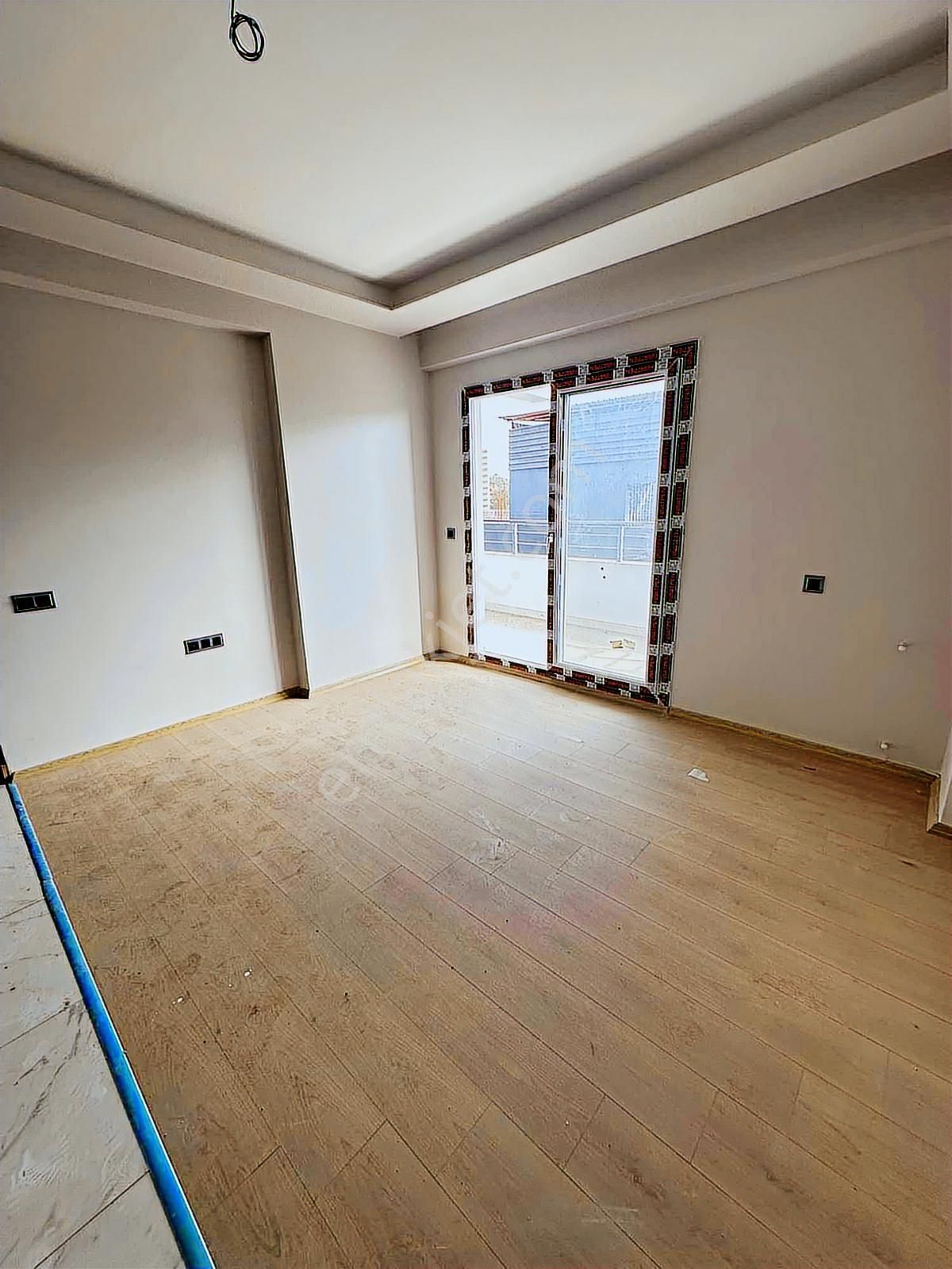 Uçan'dan Mezitli Davultepe'de Gmk Blv. Üzeri Satılık 1+1 Daire !