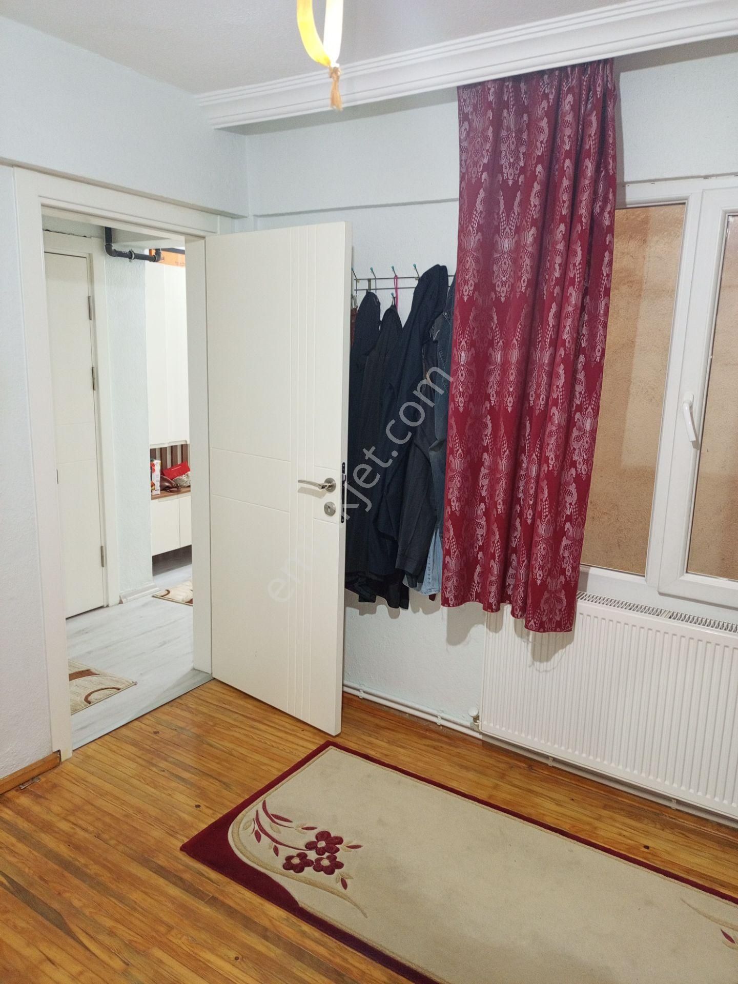Menemen Kasımpaşa Mahallesi Çarşı Merkezde Kiralık 3+1 Ara Kat Geniş Daire - Görsel 3