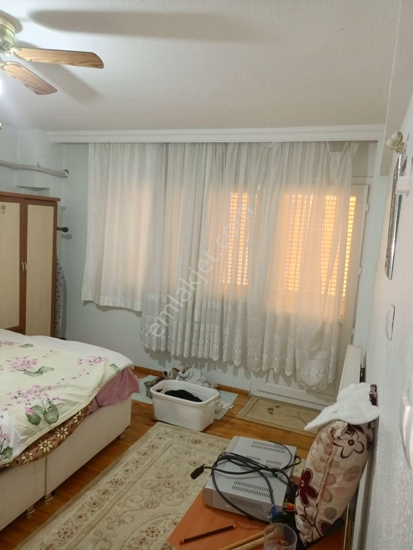 Menemen Kasımpaşa Mahallesi Çarşı Merkezde Kiralık 3+1 Ara Kat Geniş Daire - Görsel 17